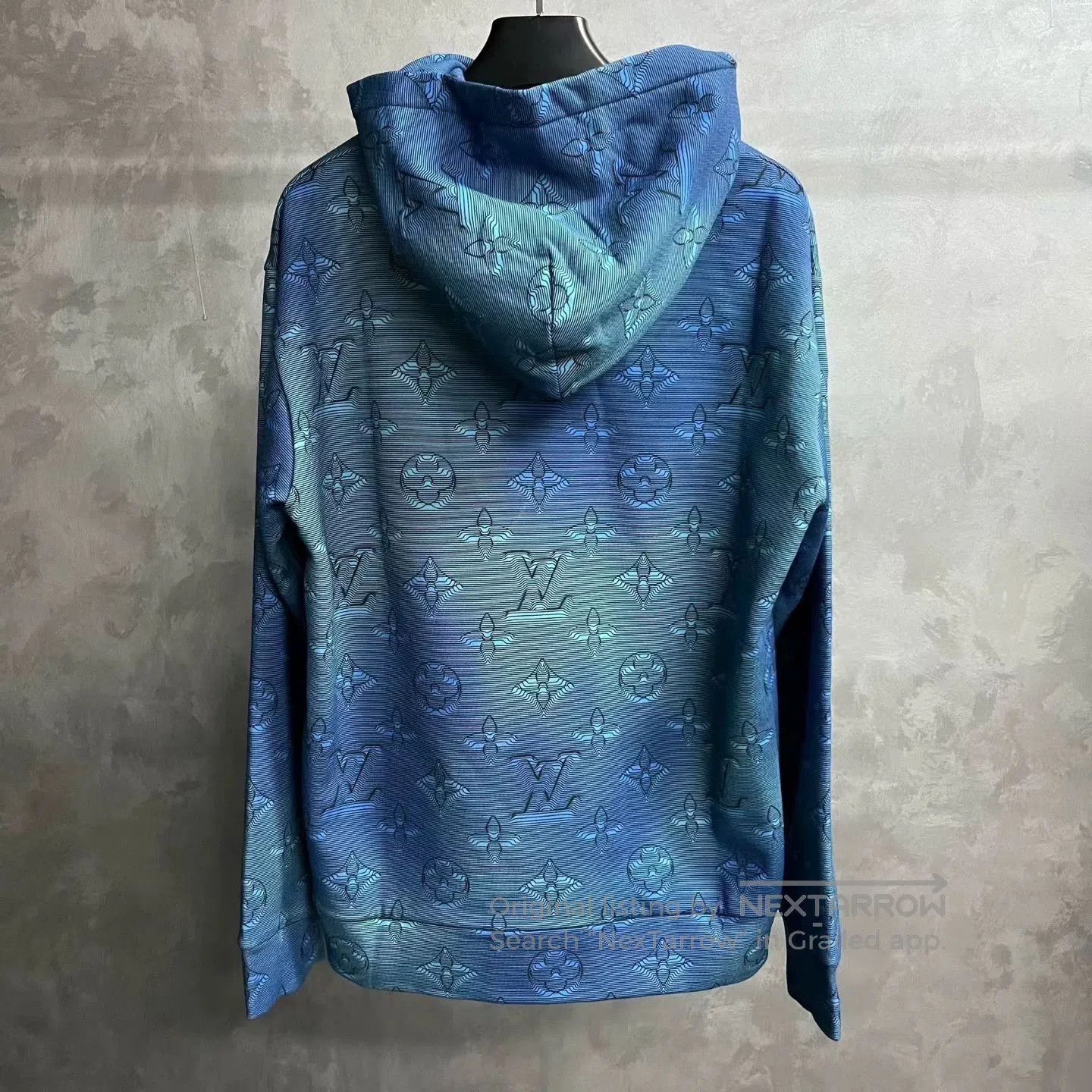 Louis Vuitton louis vuitton blue logo printed sweatshirt. Size US XL / EU 56 / 4 - 5 Thumbnail