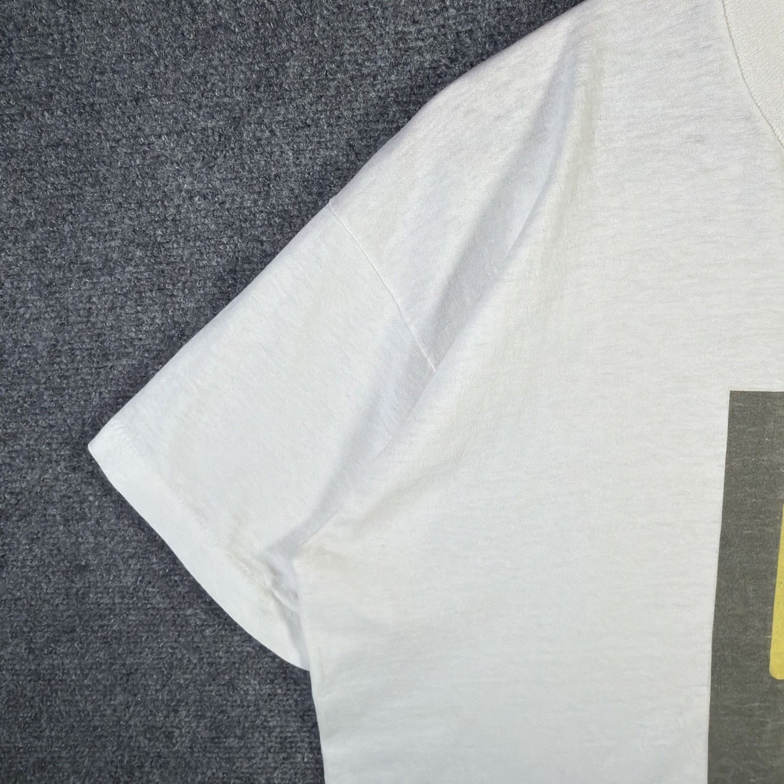 Girl Skateboards Vintage Girl Skateboards Shirt Mens XL White 90s Skate Tee Size US XL / EU 56 / 4 - 5 Thumbnail