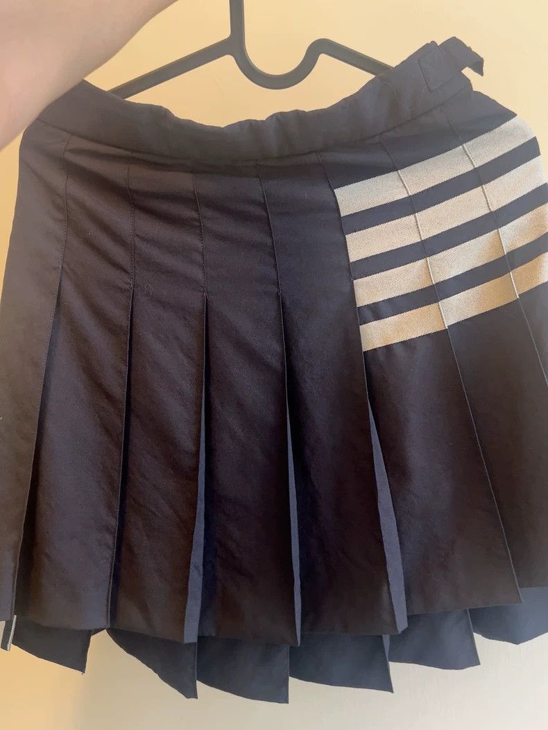 Thom Browne Thom browne Pleated skirt 2504-Nextarrow Size 24" / US 00 / IT 34 - 1 Thumbnail