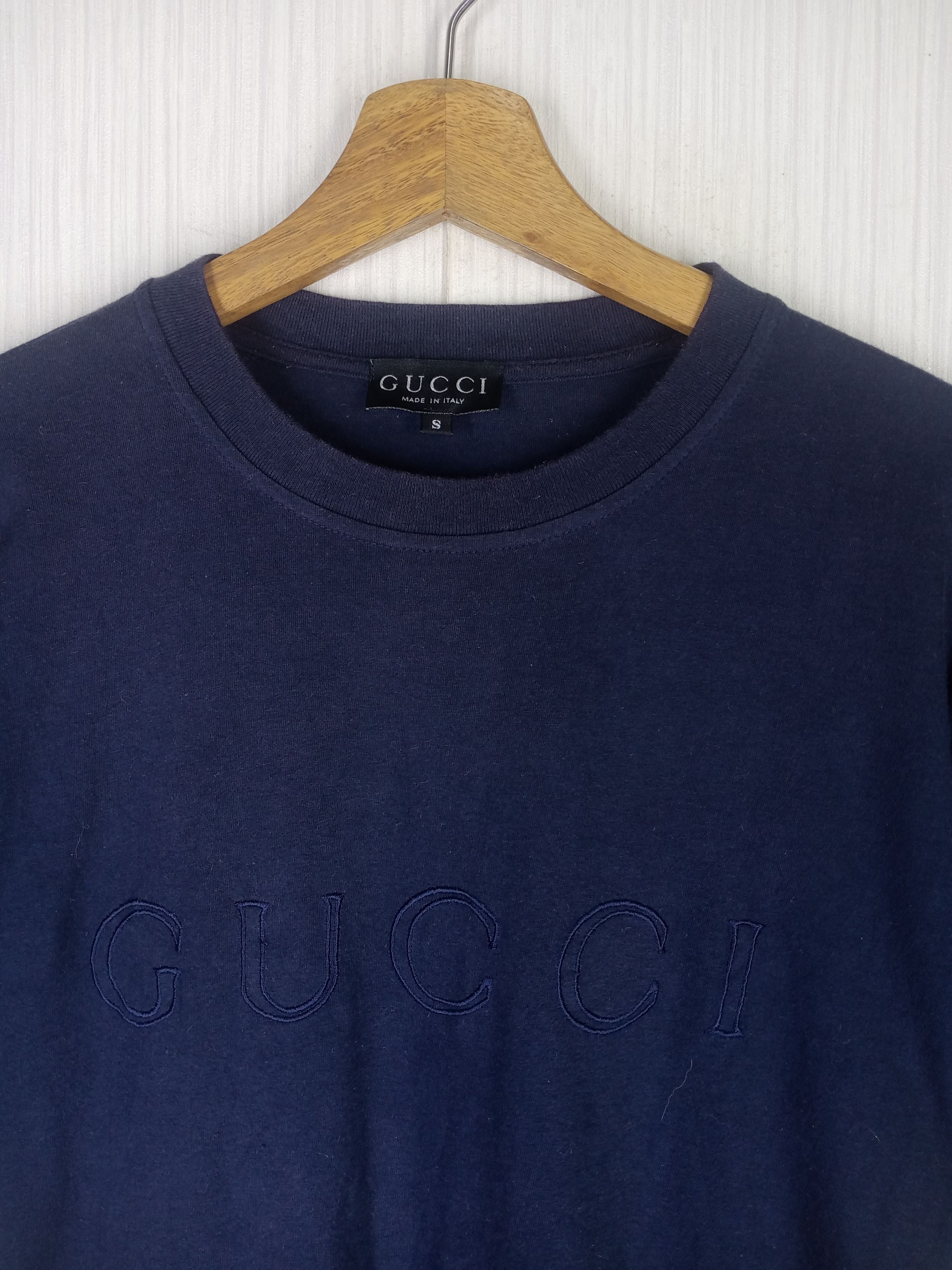 Gucci Rare Vintage Gucci Embroidery Spell Out Logo Tee Size US S / EU 44-46 / 1 - 5 Thumbnail