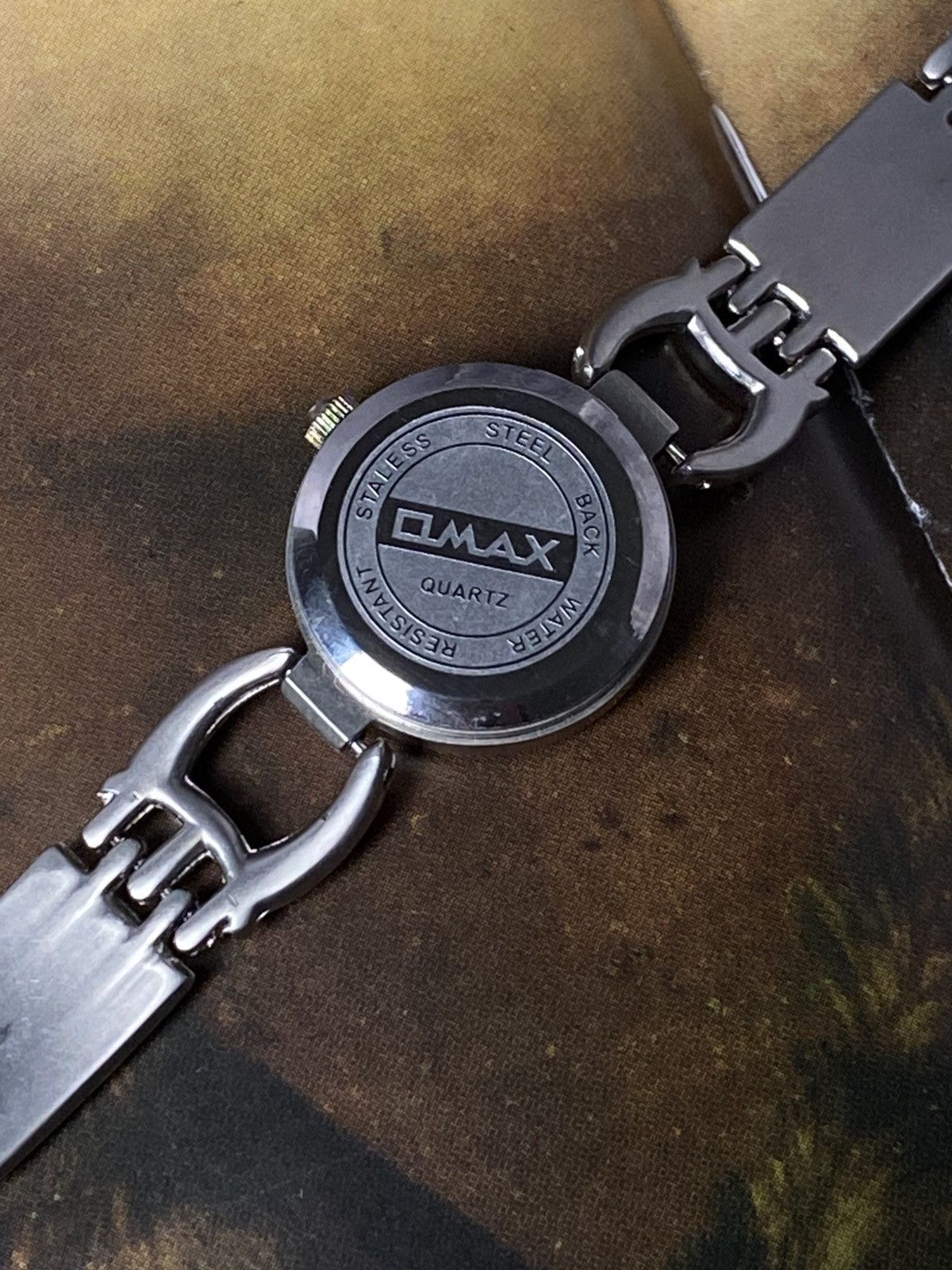 Japanese Brand Vintage Omax Quartz Ladies Watch Retro Avant Garde Rare Size ONE SIZE - 3 Thumbnail