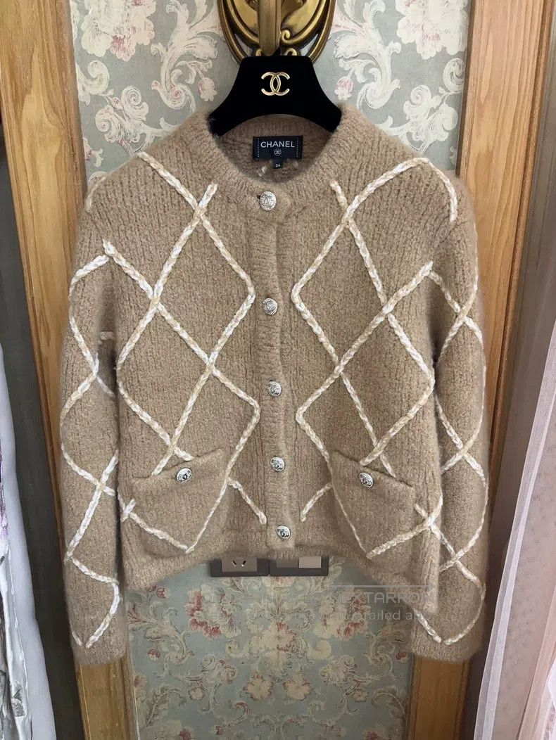 Chanel Chanel 23n Ski Cardigan coat Size XXS / US 00 / IT 34 - 1 Thumbnail