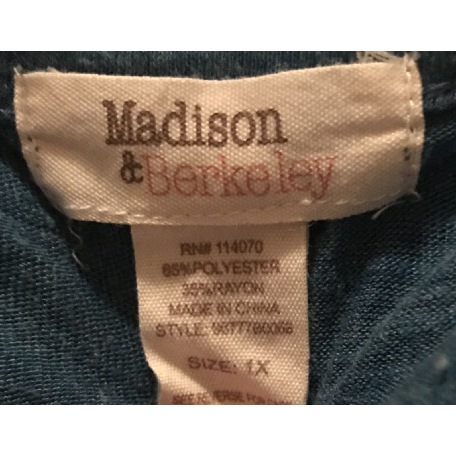 Madison Madison & Berkeley Blouse Shirt XL Blue Short Sleeve V-Neck Bling Jeweled 1X B487 Women Size XL / US 12-14 / IT 48-50 - 3 Thumbnail