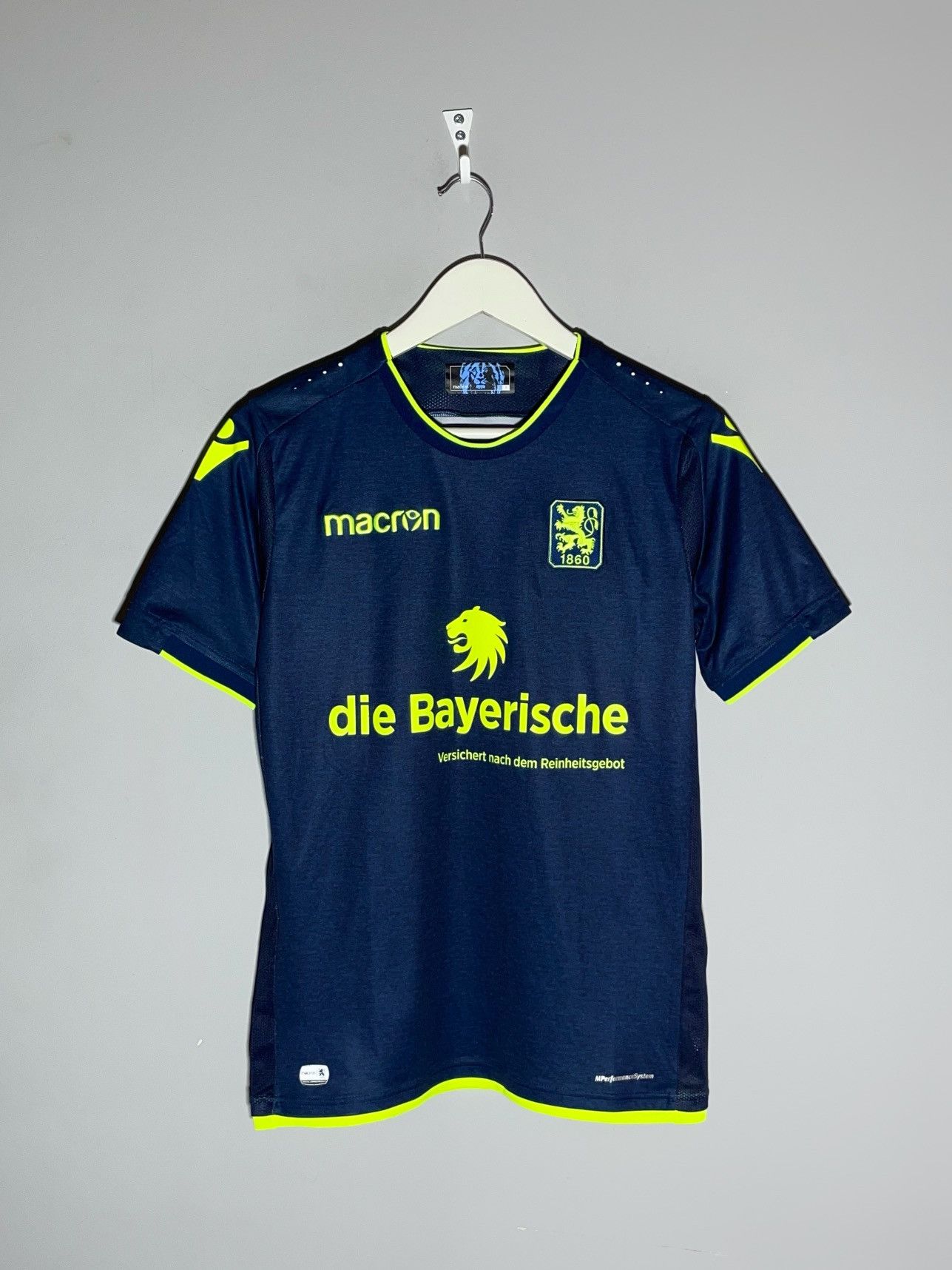 Macron TSV 1860 München Hummel 2018/19 Away Y2k Football Shirt Size US S / EU 44-46 / 1 - 1 Thumbnail
