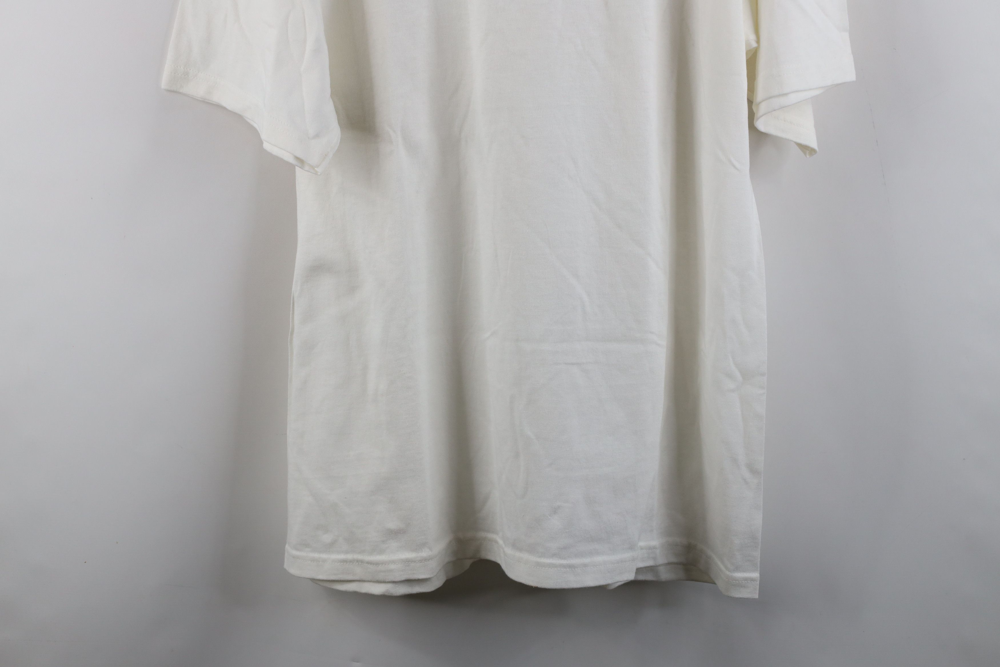 Vintage Deadstock Vintage 90s Streetwear Torch Lake Michigan T-Shirt Size US XL / EU 56 / 4 - 3 Thumbnail