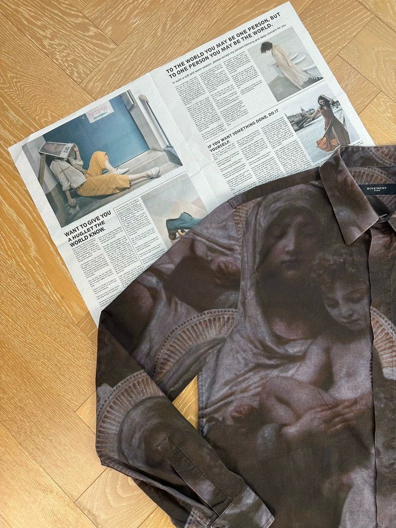 Givenchy Givenchy Size41 Classic Gothic Virgin and Child Image Subli Size US M / EU 48-50 / 2 - 6 Thumbnail