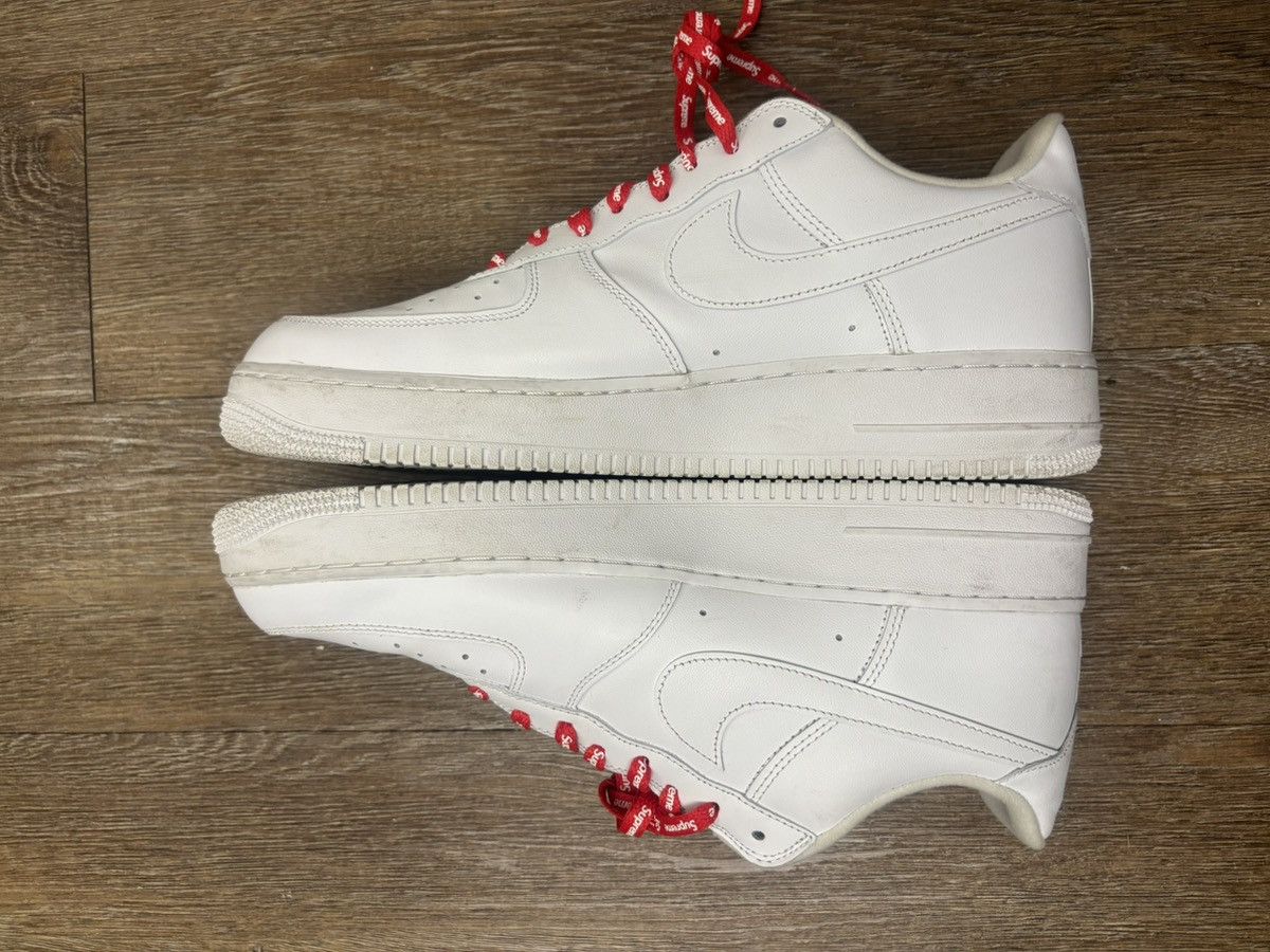 Nike × Supreme Air Force 1 Low Supreme Size US 12 / EU 45 - 4 Thumbnail