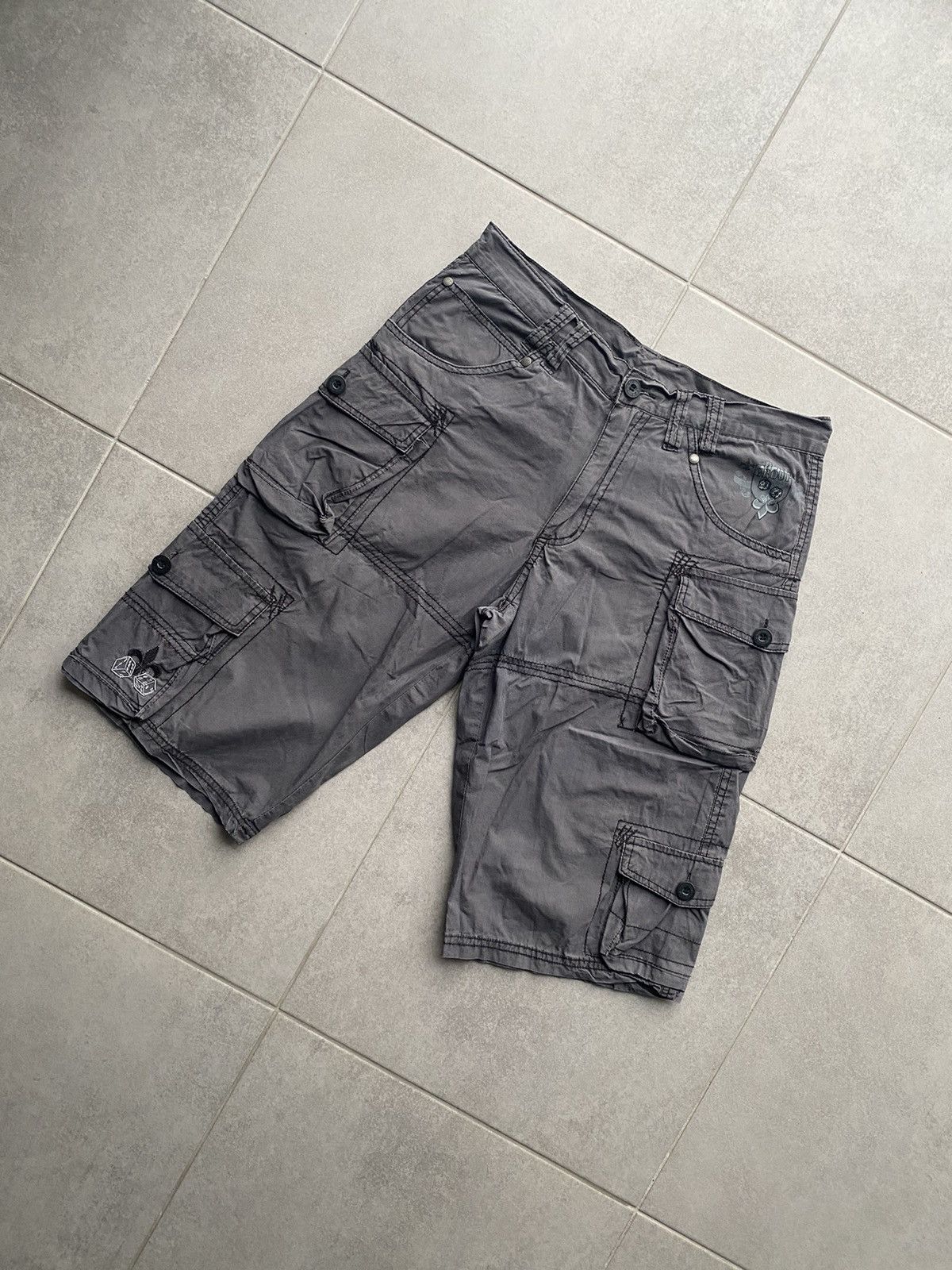 Vintage Vintage Cargo Shorts Size US 30 / EU 46 - 1 Thumbnail