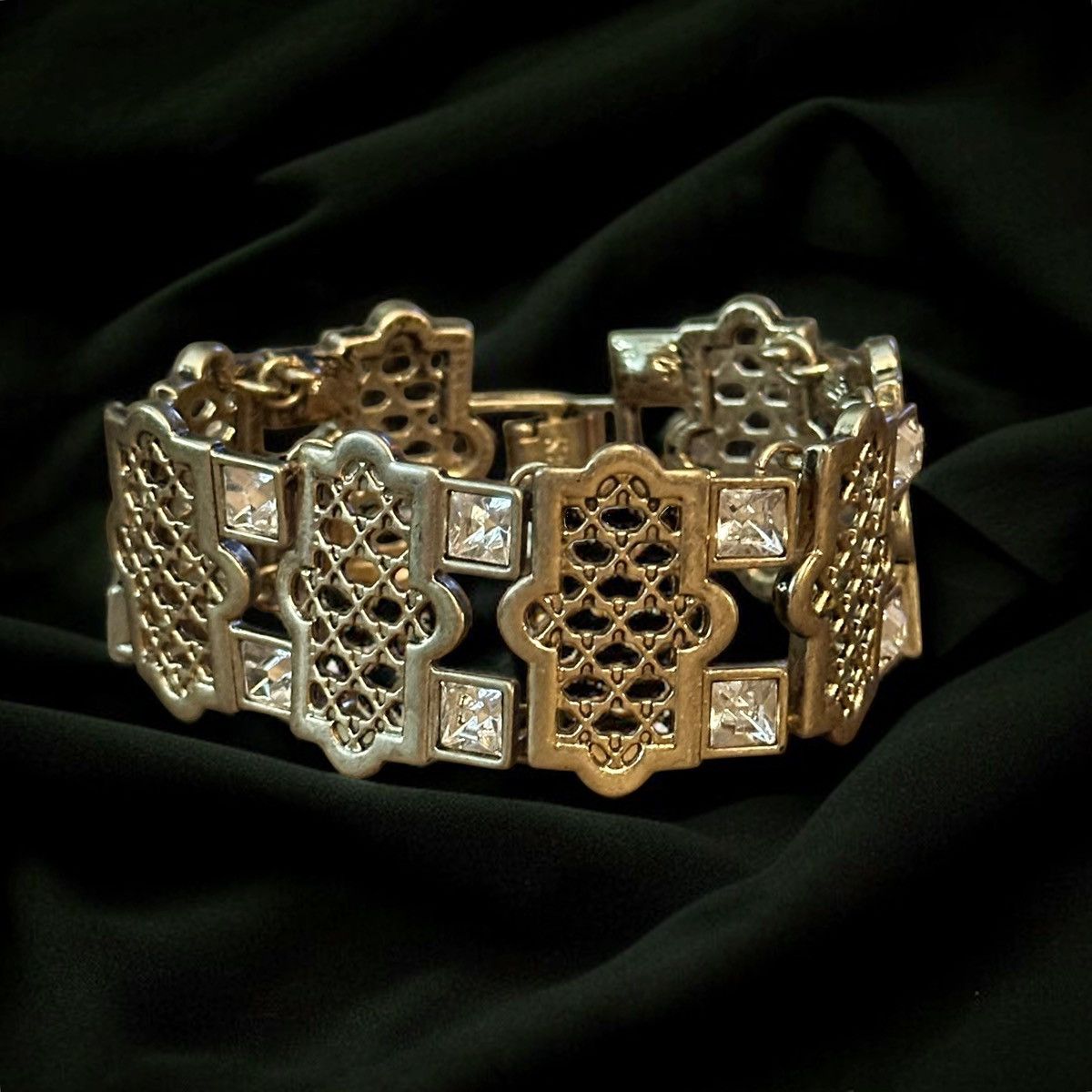 Other Lia Sophia gold tone filigree link and crystals bracelet Size ONE SIZE - 1 Thumbnail