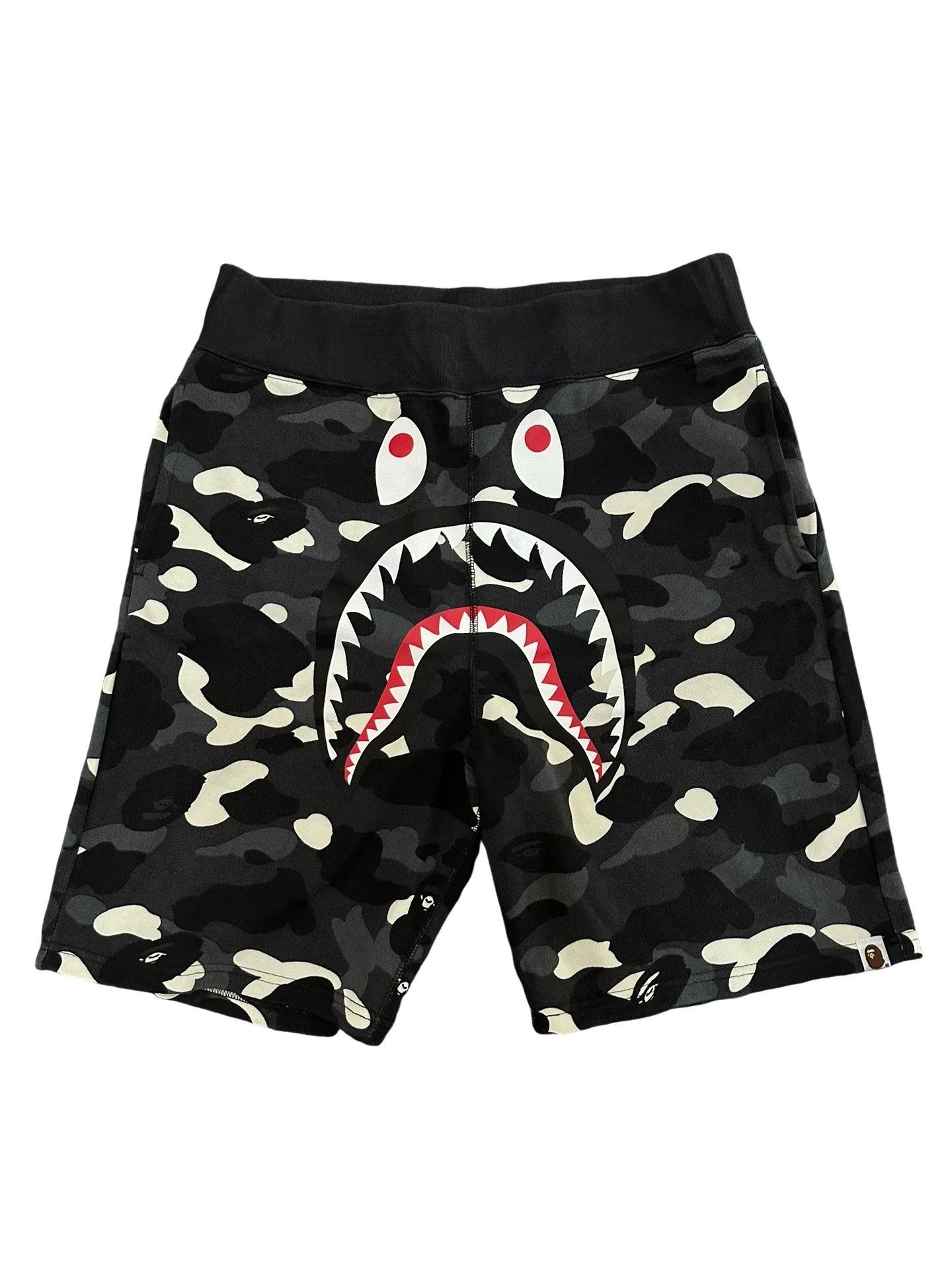 Bape BAPE Shark Camo Shorts XL Size US 36 / EU 52 - 1 Thumbnail