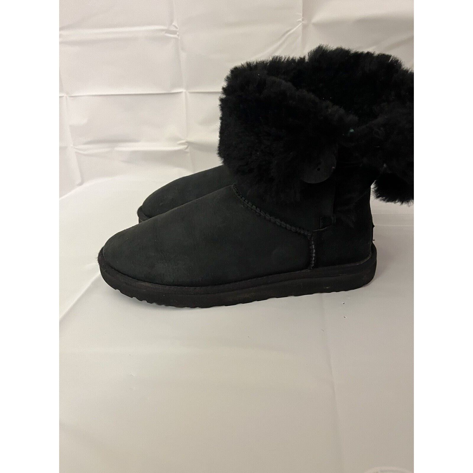 Ugg UGG Mini Bailey Button Black Sheepskin Women Size 8 Size US 8 / IT 38 - 4 Thumbnail