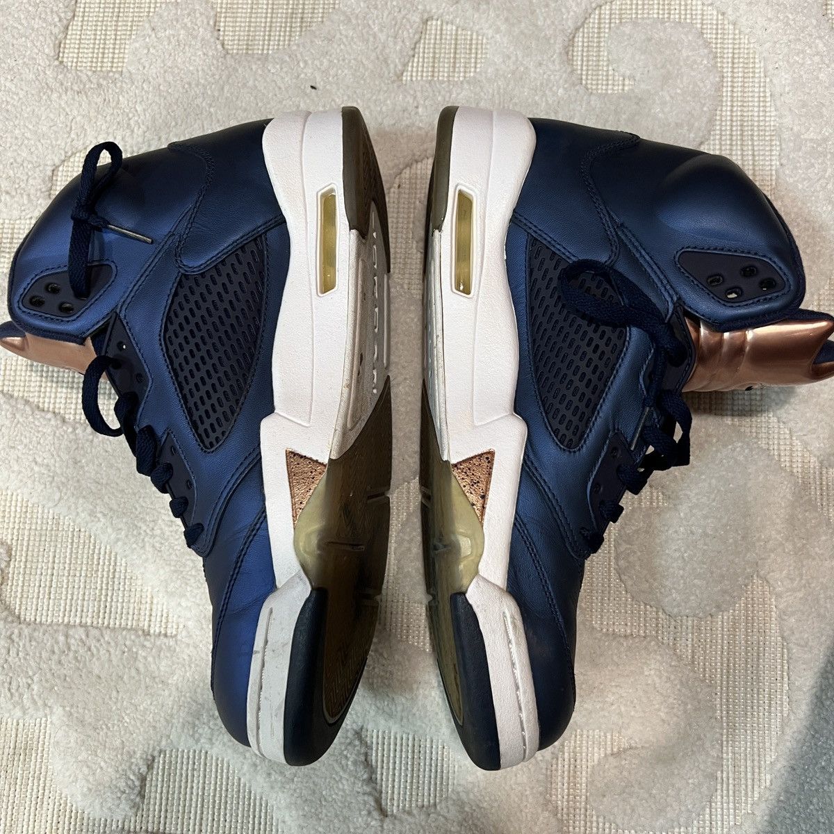 Jordan Brand Air Jordan 5 Retro “Bronze” Size US 12 / EU 45 - 7 Thumbnail