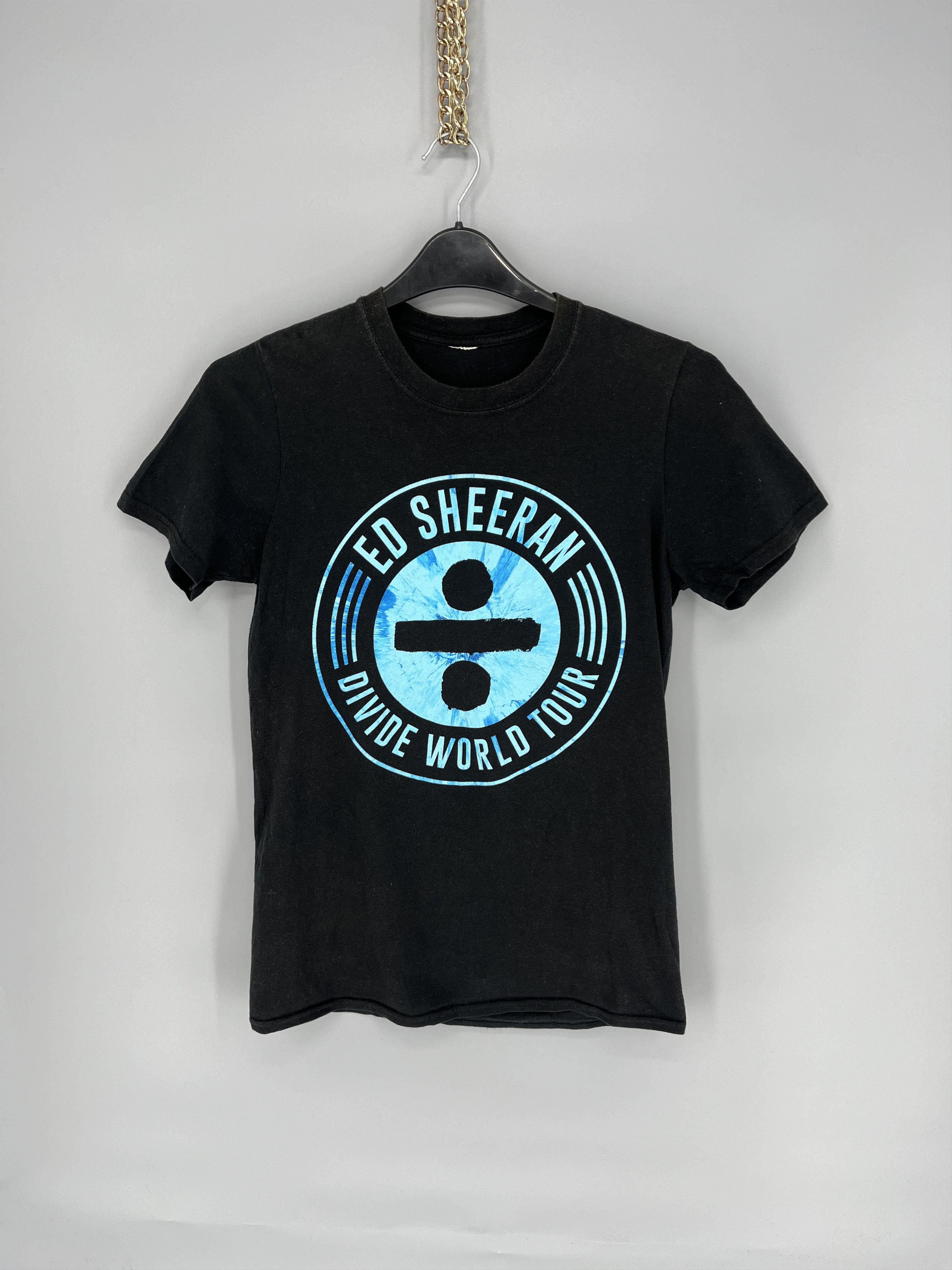 Band Tees Vintage Y2K Ed Sheeran Divide World Tour T-Shirt Size US S / EU 44-46 / 1 - 1 Thumbnail