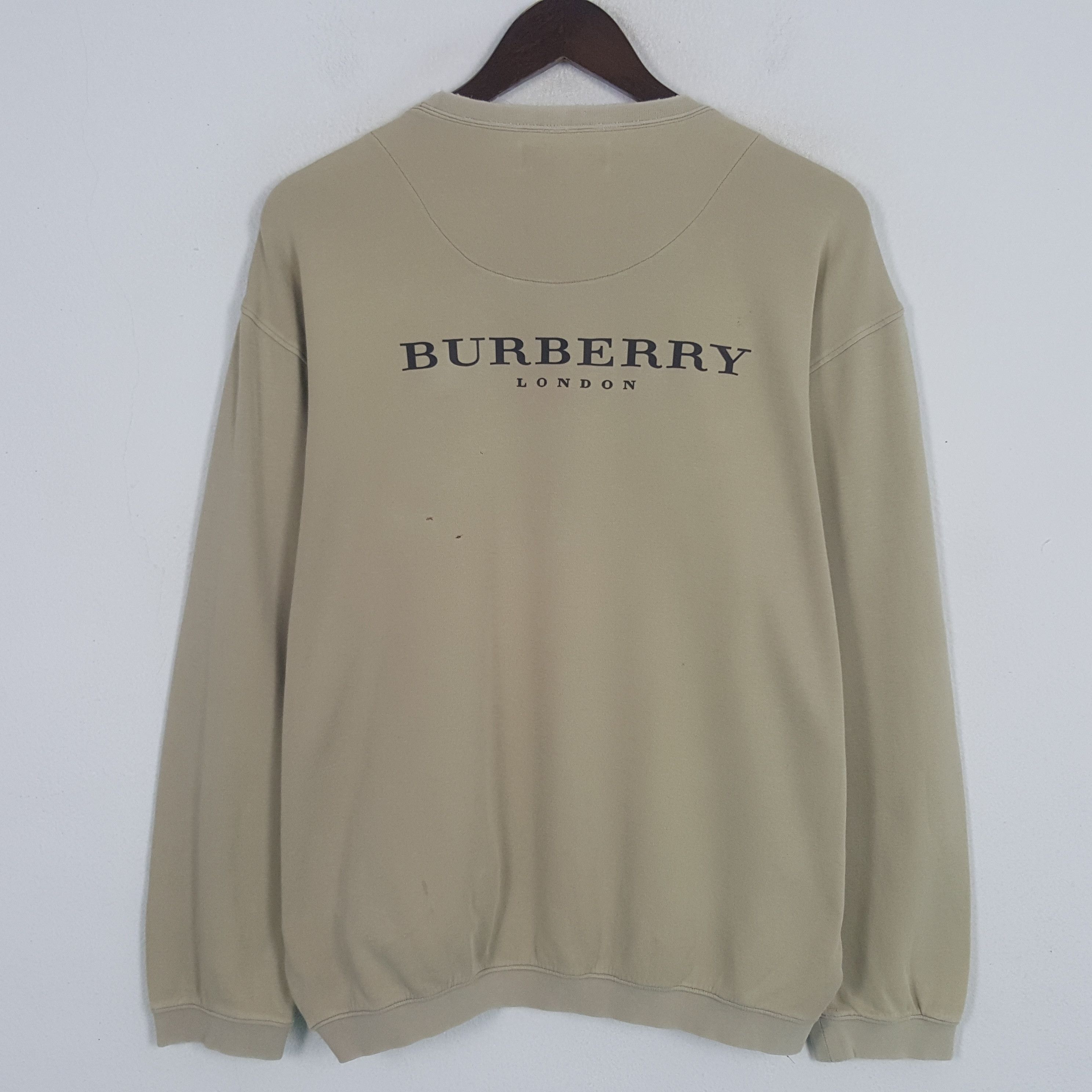 Burberry Burberry London Nova Check Custom SpellOut Sweatshirt Size US L / EU 52-54 / 3 - 1 Thumbnail