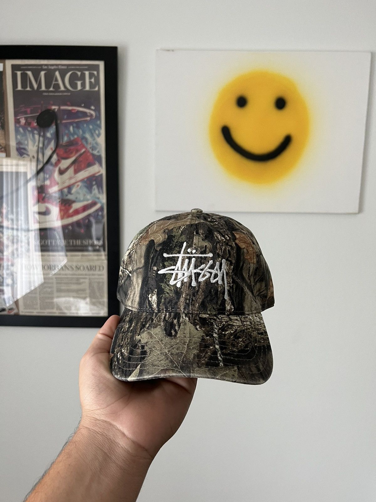 STUSSY REAL TREE EDGE CAMO NEW ERA 9TWENTY BASIC TRUCKER HAT