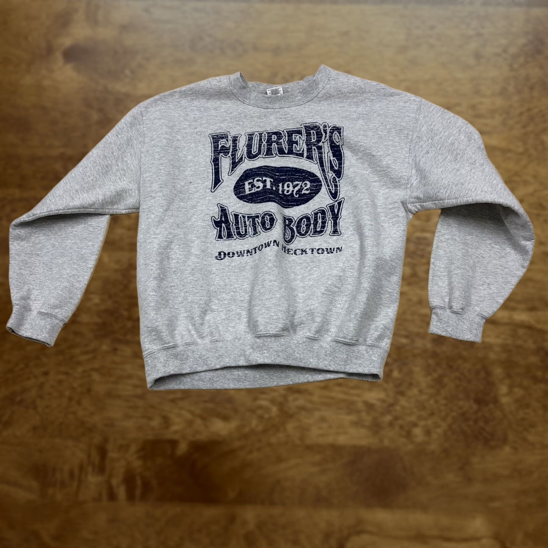 Gildan Gildan Sweatshirt Mens Large Gray Heavy Blend Fleece Pullover Flurer's Auto Body Graphic Print Logo 50% Cotton 50% Polyester Crew Neck Long Sleeve Size US L / EU 52-54 / 3 - 1 Thumbnail