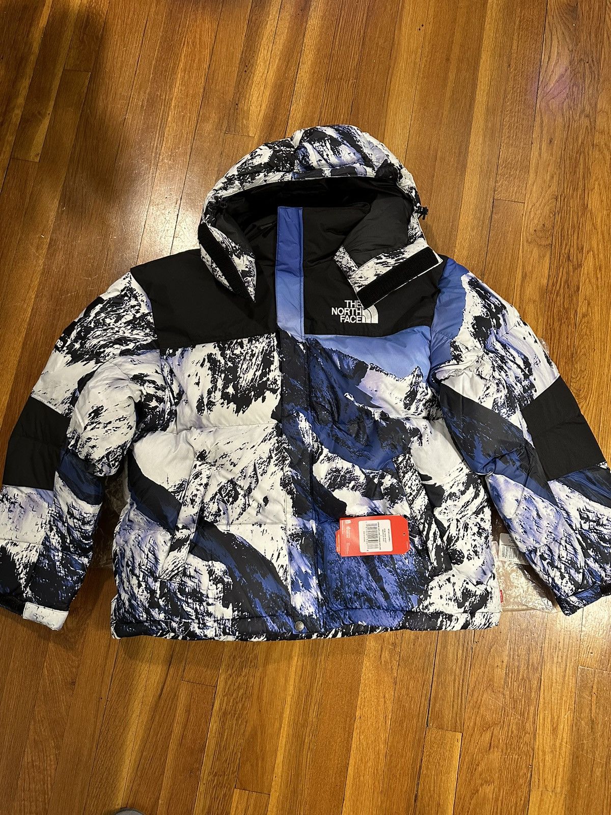 Supreme × The North Face Supreme TNF Mountain Baltoro Jacket sz L FW17 Size US L / EU 52-54 / 3 - 8 Thumbnail