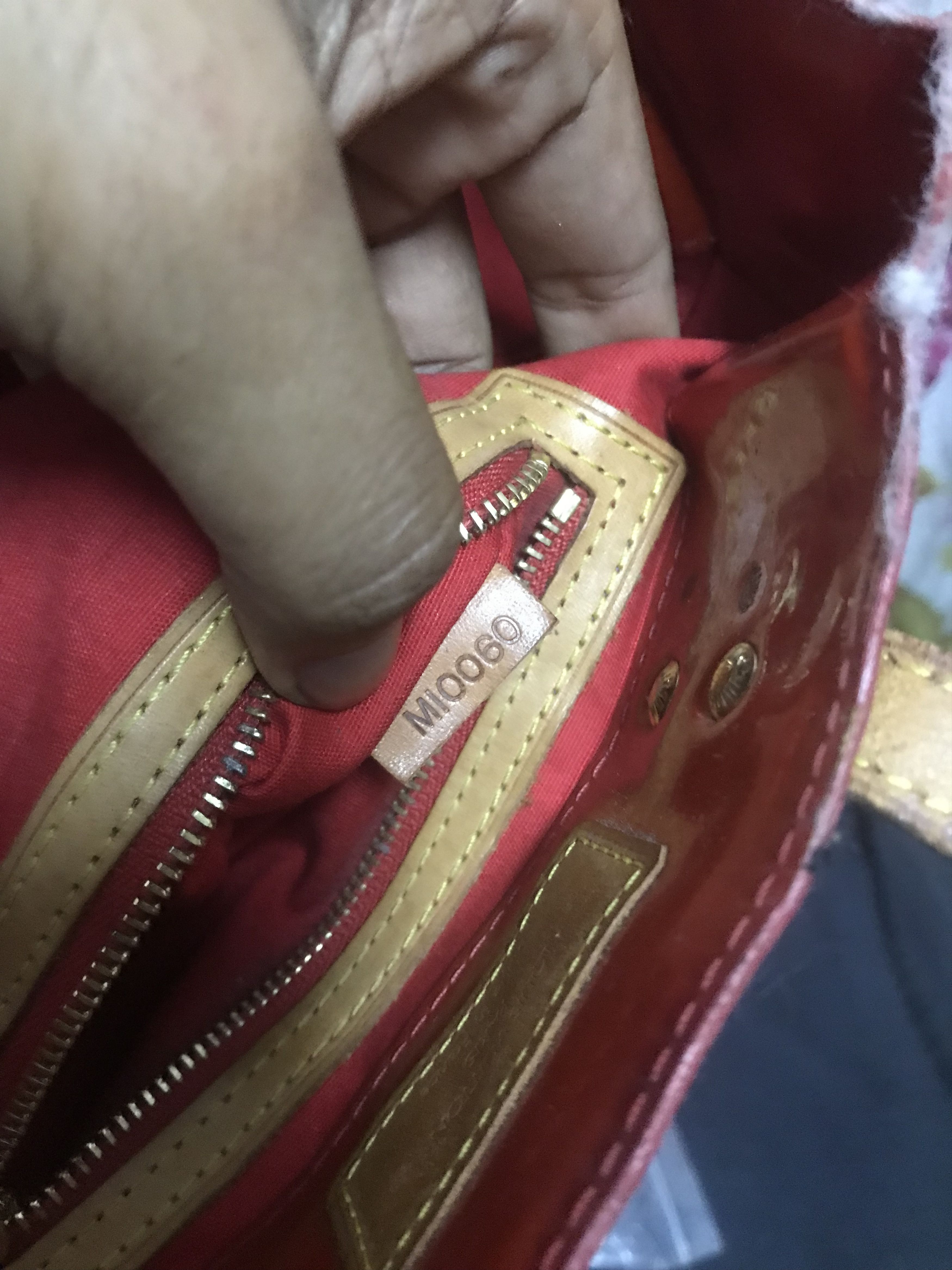 Louis Vuitton Authentic Louis Vuitton Vernis Size ONE SIZE - 4 Thumbnail