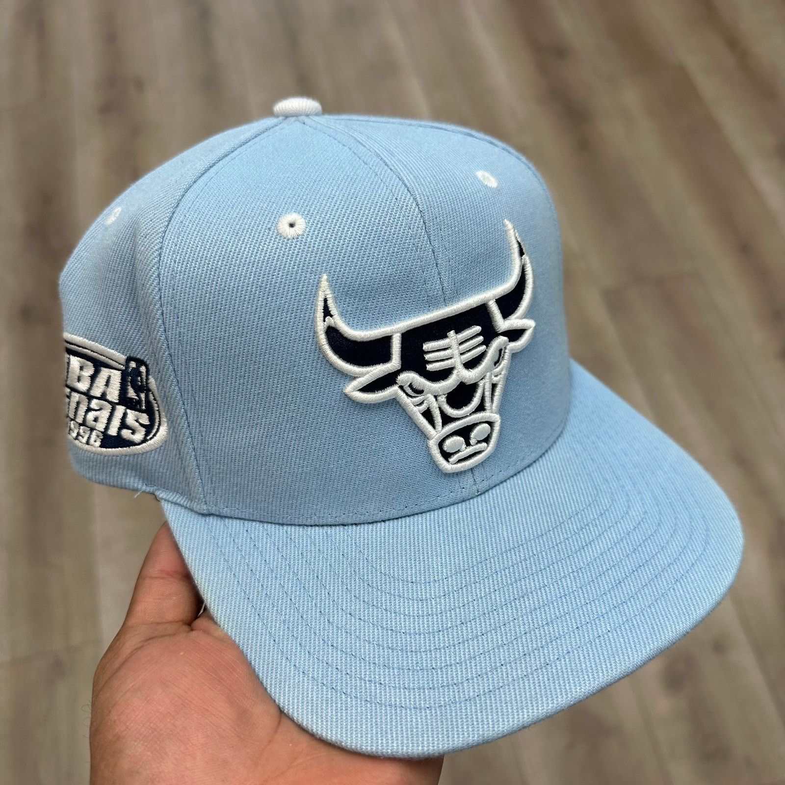 Mitchell & Ness Mitchell & Ness Chicago Bulls light blue 1996 NBA Finals hat Size ONE SIZE - 1 Thumbnail