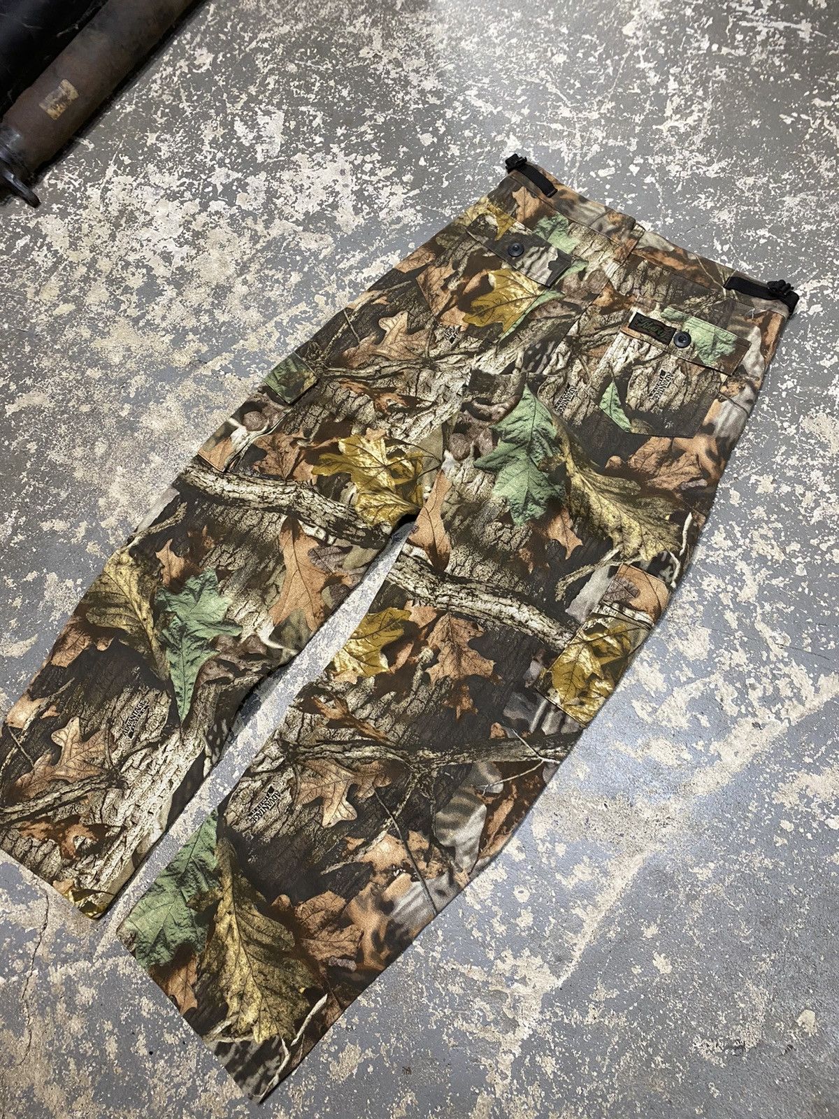 Realtree × Vintage Vintage Realtree Liberty Camo Baggy Cargo Essentials Pants Size US 29 - 9 Thumbnail
