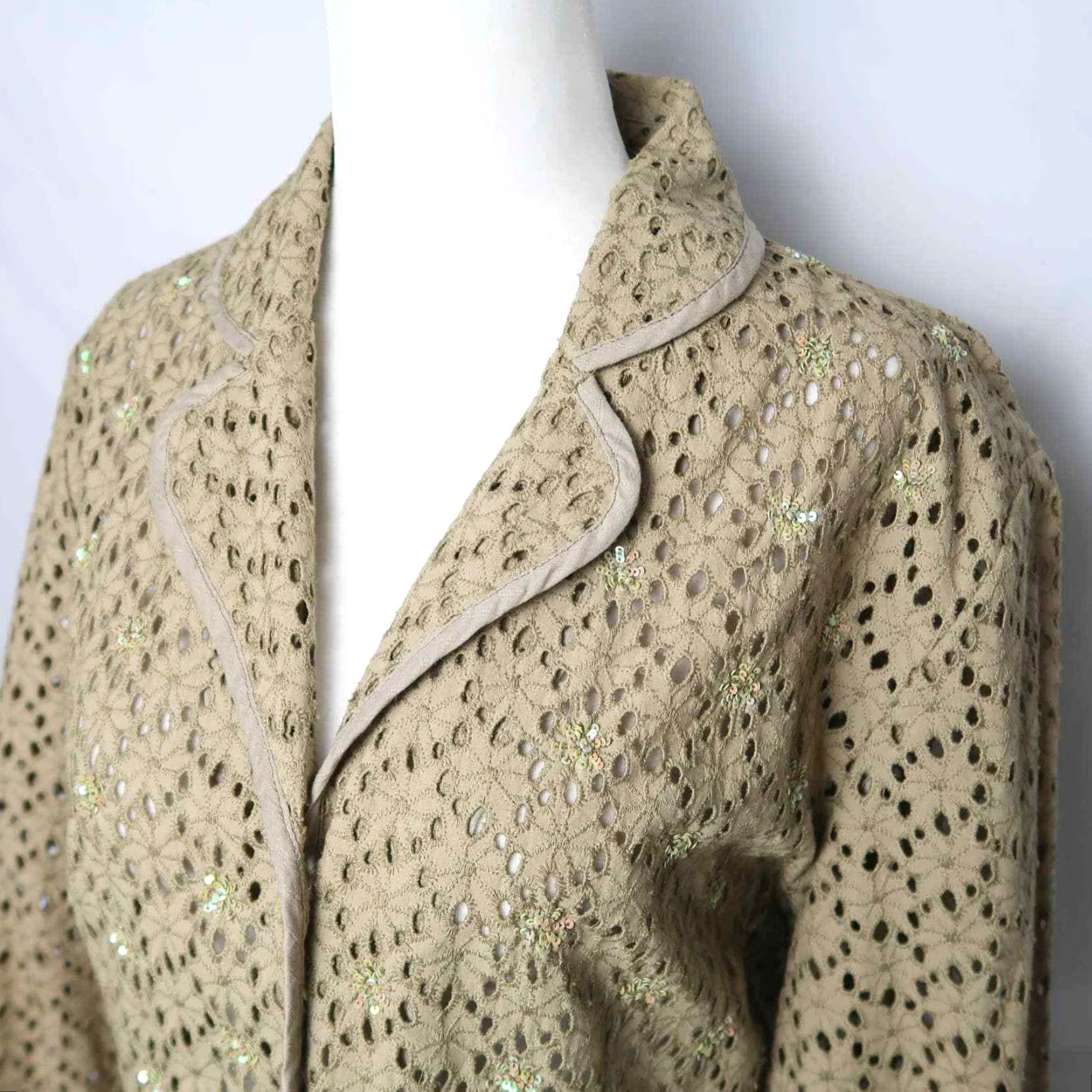 Vintage VINTAGE Yak Magik 90s tan crochet eyelet cutout sequin blazer jacket M Cotton Party Size M / US 6-8 / IT 42-44 - 2 Thumbnail