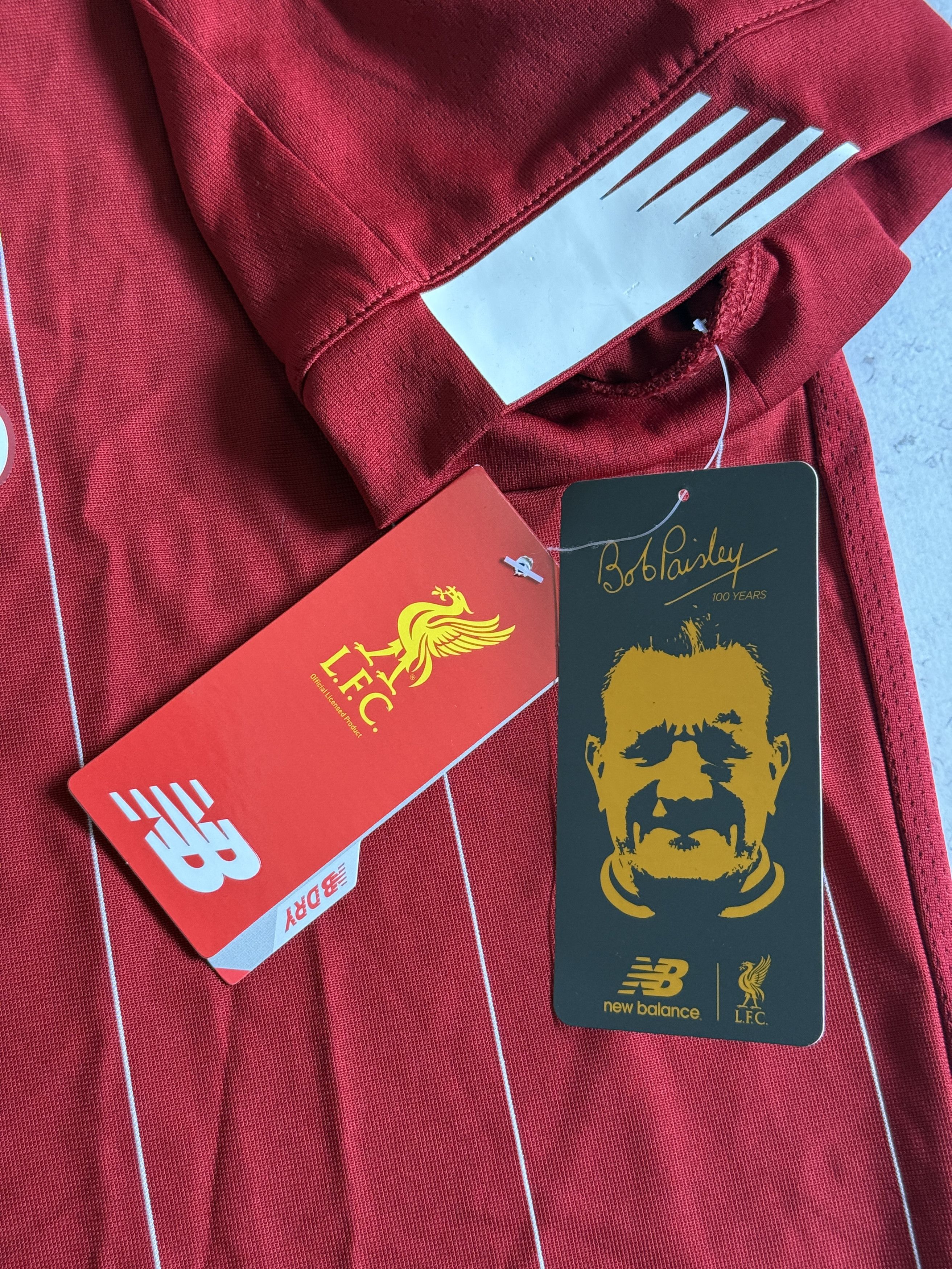 New Balance LIVERPOOL 2019 2020 FOOTBALL SHIRT SOCCER JERSEY L Size US L / EU 52-54 / 3 - 8 Thumbnail