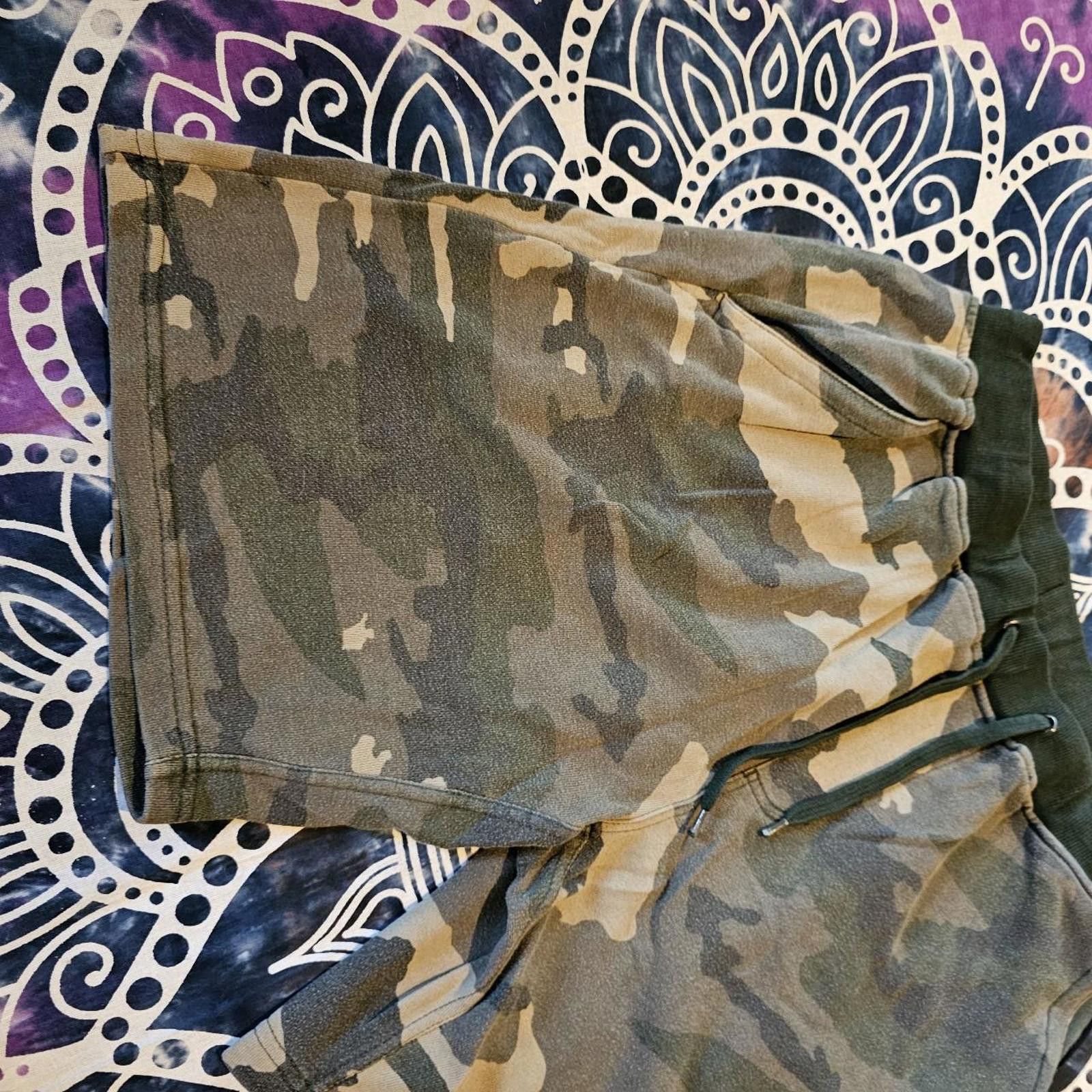Other Men's CAMO SWEAT SHORTS Size US 32 / EU 48 - 2 Thumbnail