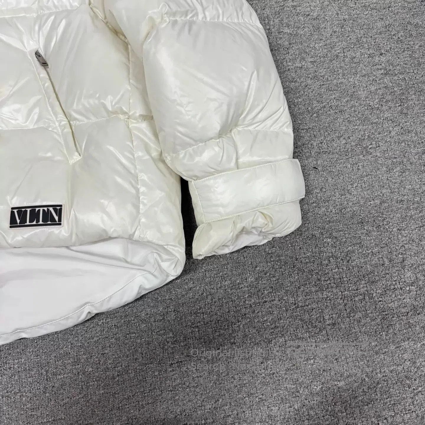 Valentino White Puffer Jacket with Hood . Size US S / EU 44-46 / 1 - 2 Thumbnail