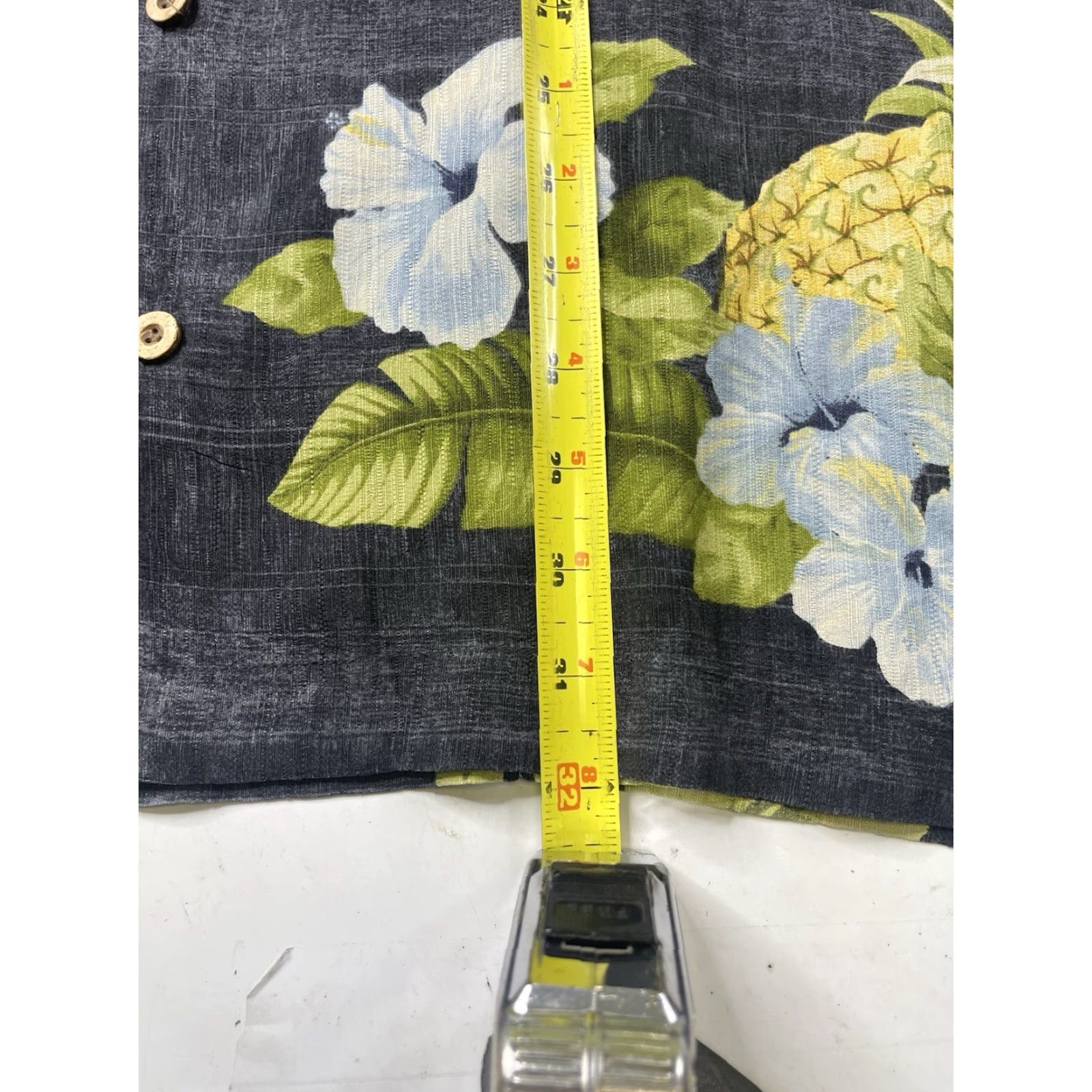 Tommy Bahama VINTAGE Tommy Bahama Short Sleeve Button Up Camp Shirt Silk Floral Pinup Girl Mens XL Size US XL / EU 56 / 4 - 4 Thumbnail