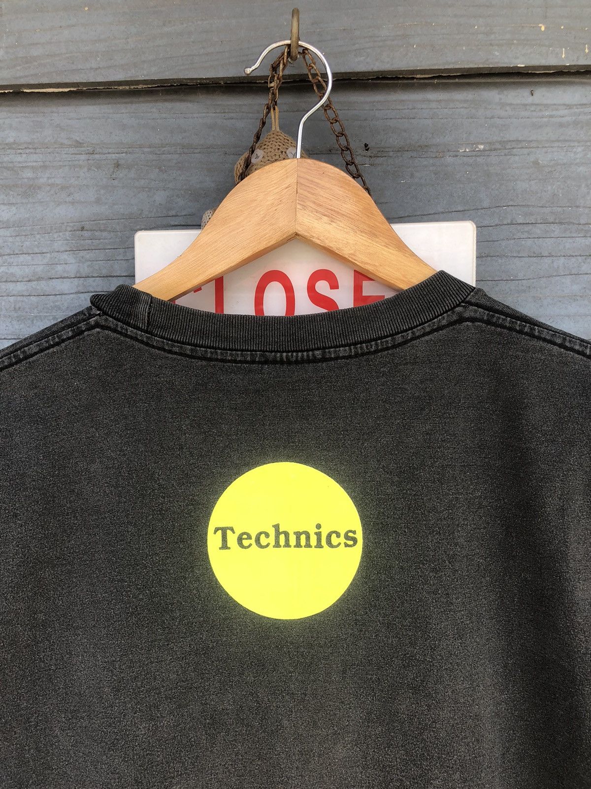 Vintage Vintage 90s Beauty Sunfaded Technics DJ Tshirts Size US S / EU 44-46 / 1 - 10 Thumbnail