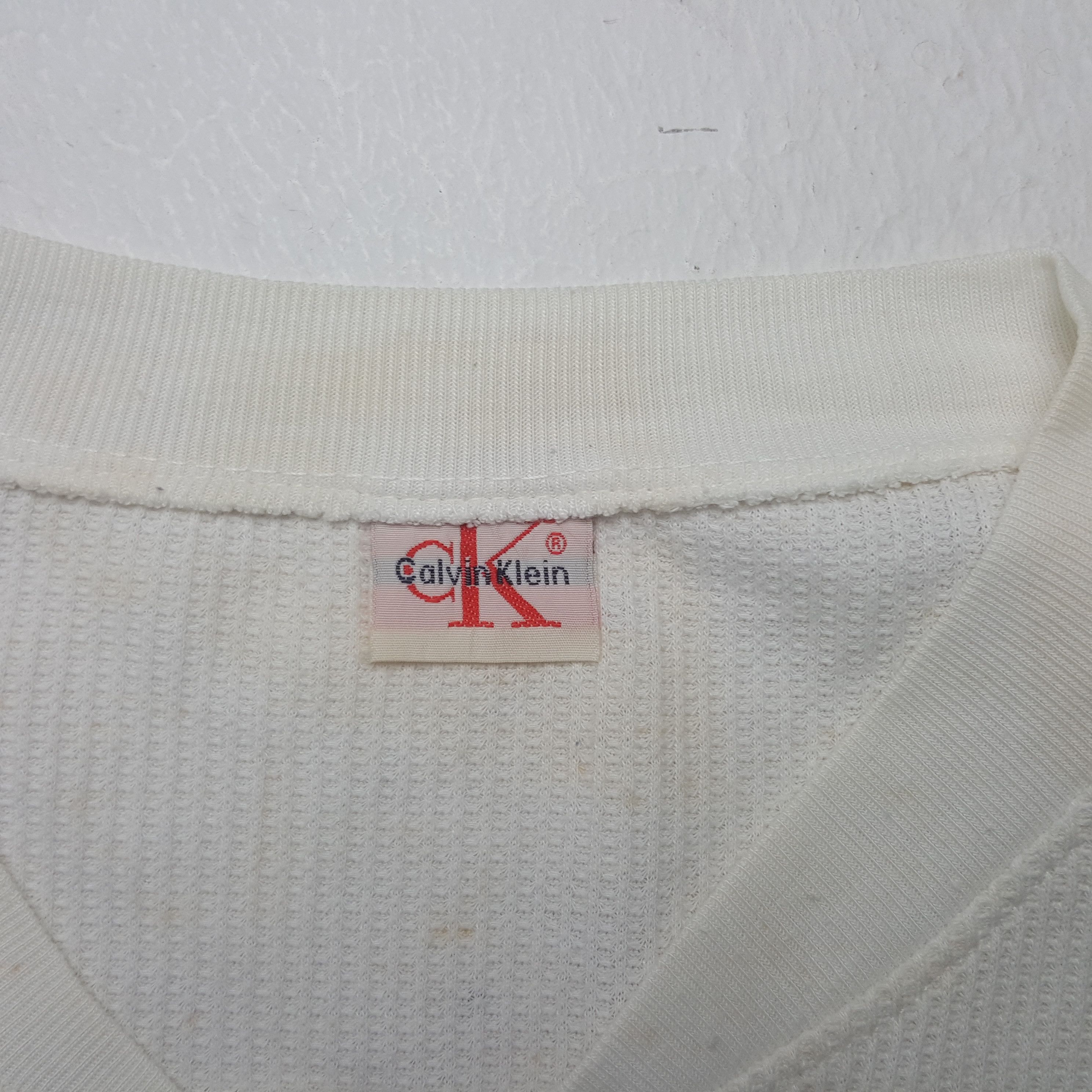 Calvin Klein Vintage Calvin Klein Big Logo Tshirr Size US XL / EU 56 / 4 - 4 Thumbnail