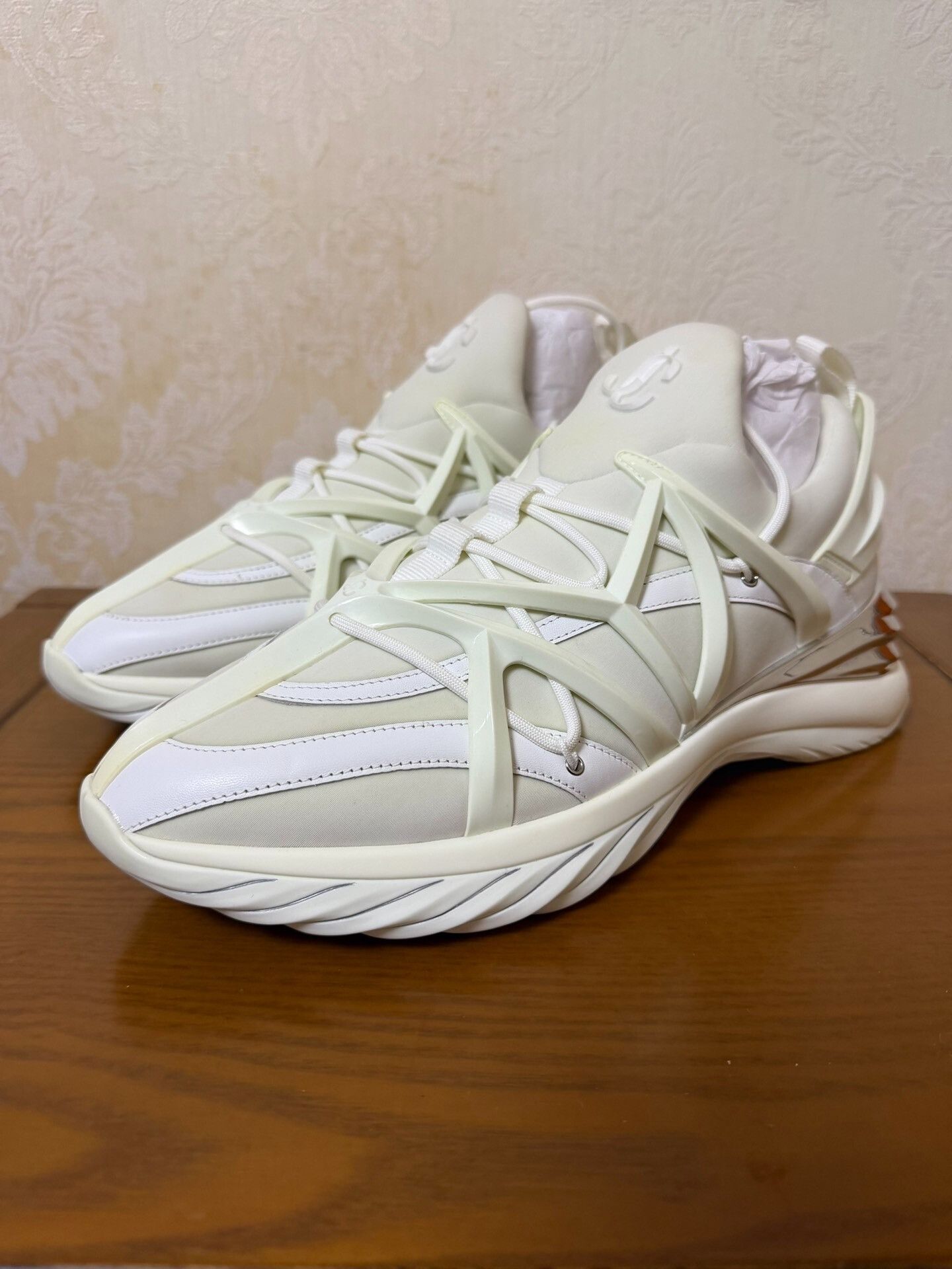 Jimmy Choo Jimmy Choo White Lowtop Sneakers 9 Men Size US 9 / EU 42 - 1 Thumbnail