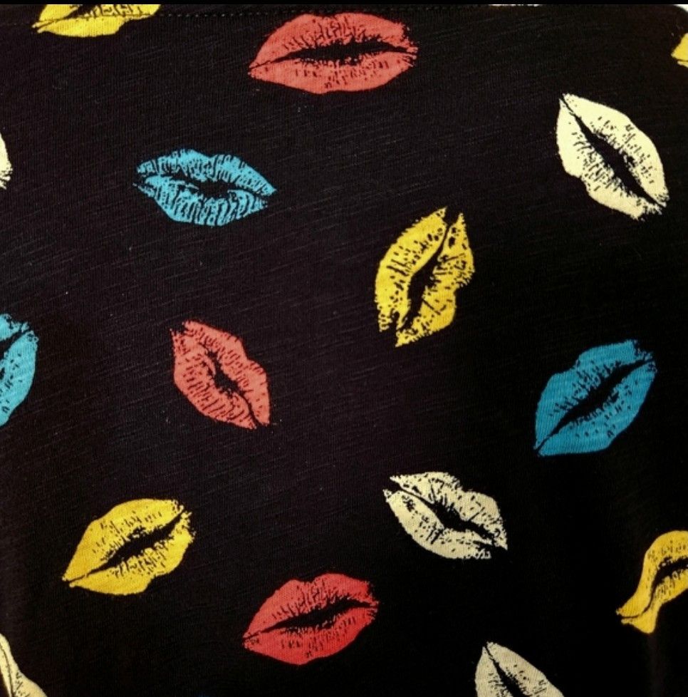 Torrid TORRID ☆ MUTI-COLOR KISSES ☆ CLASSIC SLUB TEE ☆ 3x ☆ NWOT Size 3XL / US 20-22 - 5 Thumbnail