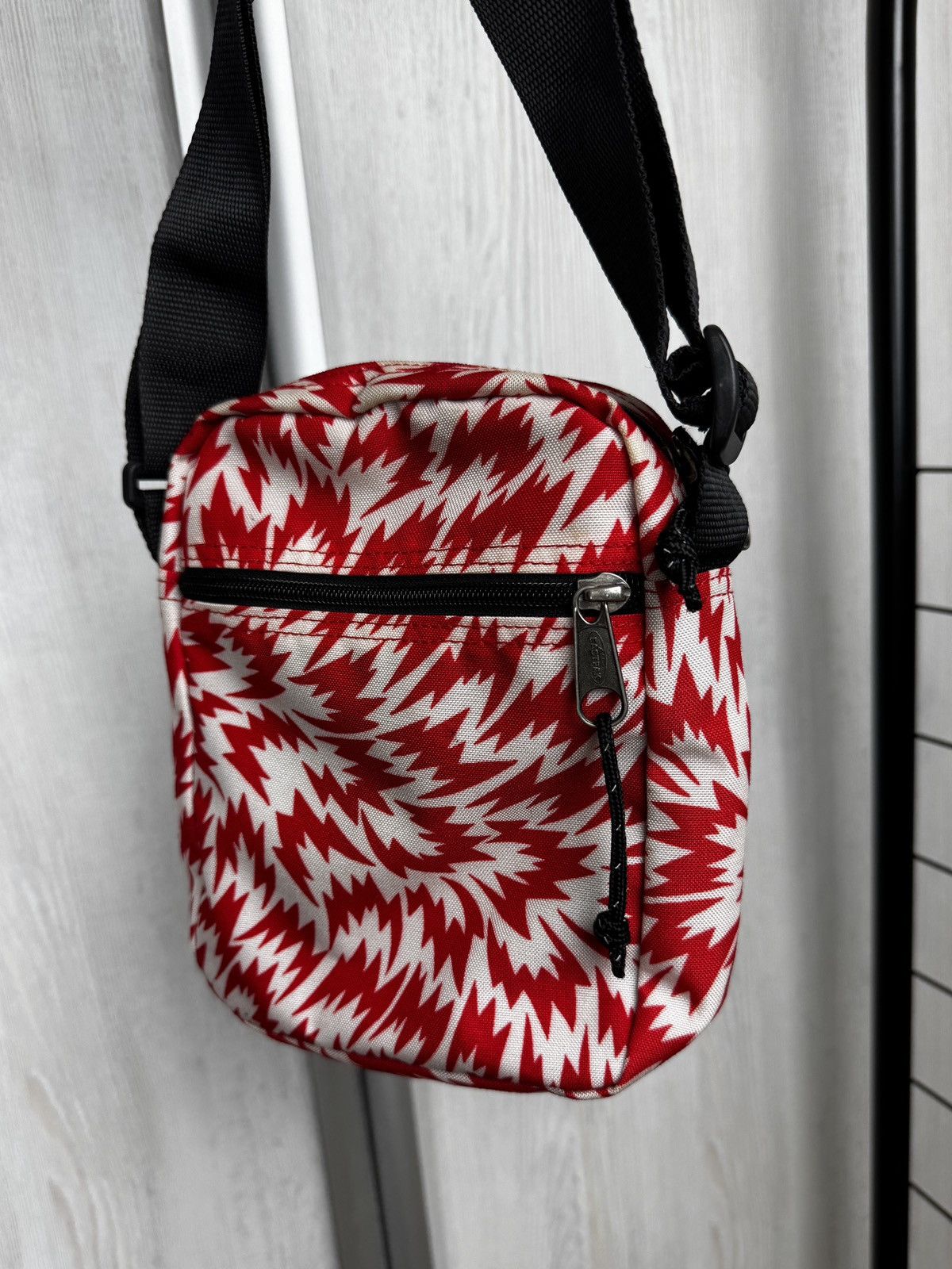 Eastpak Eastpak x Eley Kishimoto red monogram crossbody bag Size ONE SIZE - 6 Thumbnail
