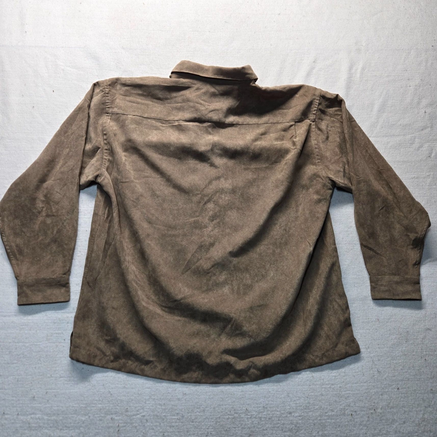 Van Heusen Van Heusen Shirt Button-Up Adult Mens 2XL Brown Suede Polyester Long Sleeve Button-Down 18 18.5 Casual Business Travel Workwear Size US XXL / EU 58 / 5 - 7 Thumbnail