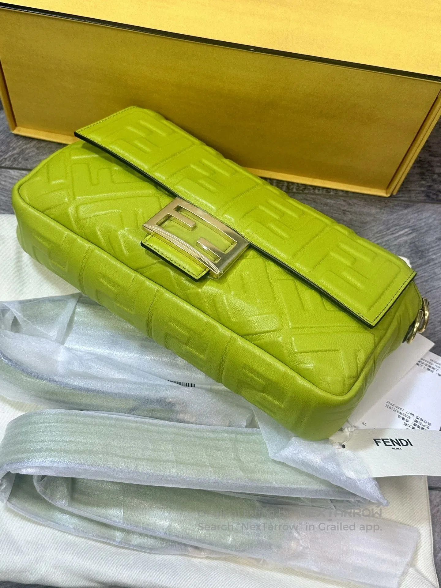 Fendi Fendi Medium Baguette Embossed FF Green. Size ONE SIZE - 5 Thumbnail
