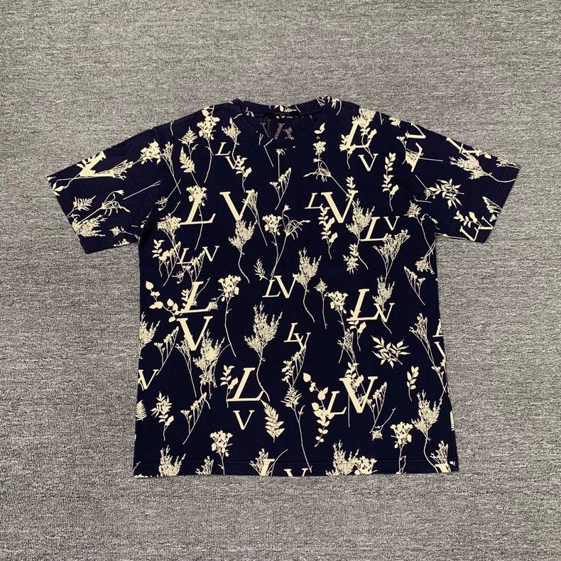 Louis Vuitton Louis Vuitton Dark blue wheat-ear short sleeves Size US L / EU 52-54 / 3 - 1 Thumbnail