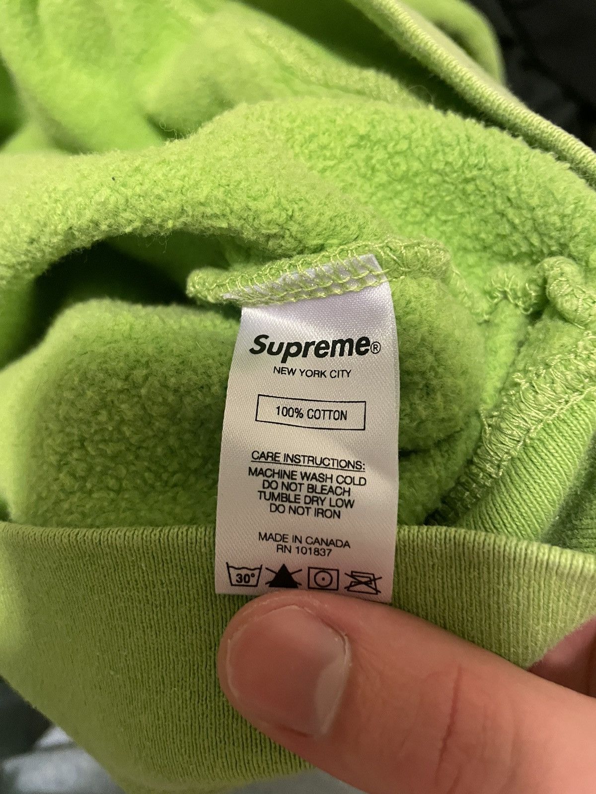Supreme Supreme ss19 tag logo lime Size US L / EU 52-54 / 3 - 7 Thumbnail
