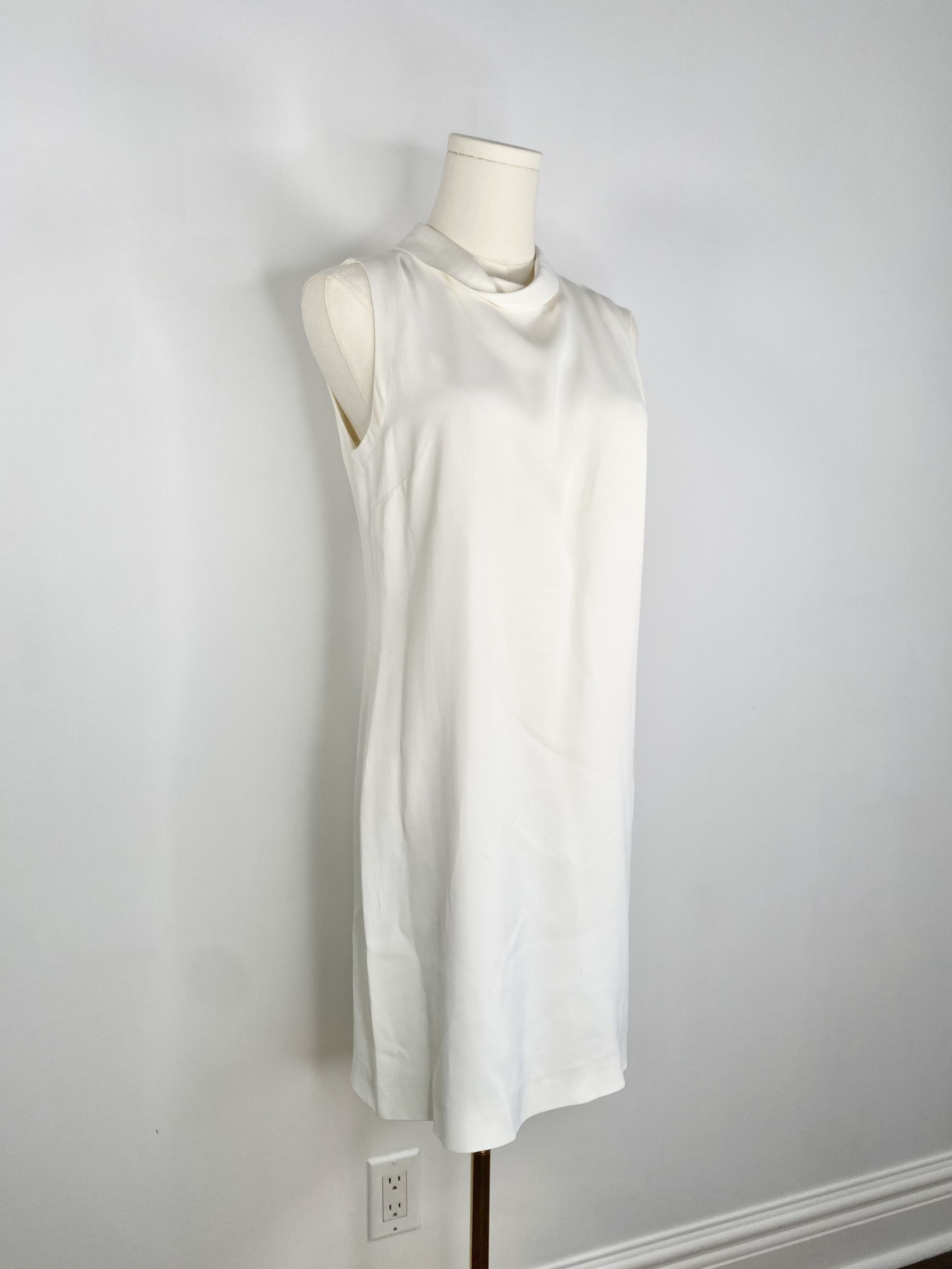Massimo Dutti Massimo Dutti - Ivory Satin Keyhole Lined Shift Dress Size ONE SIZE - 2 Thumbnail