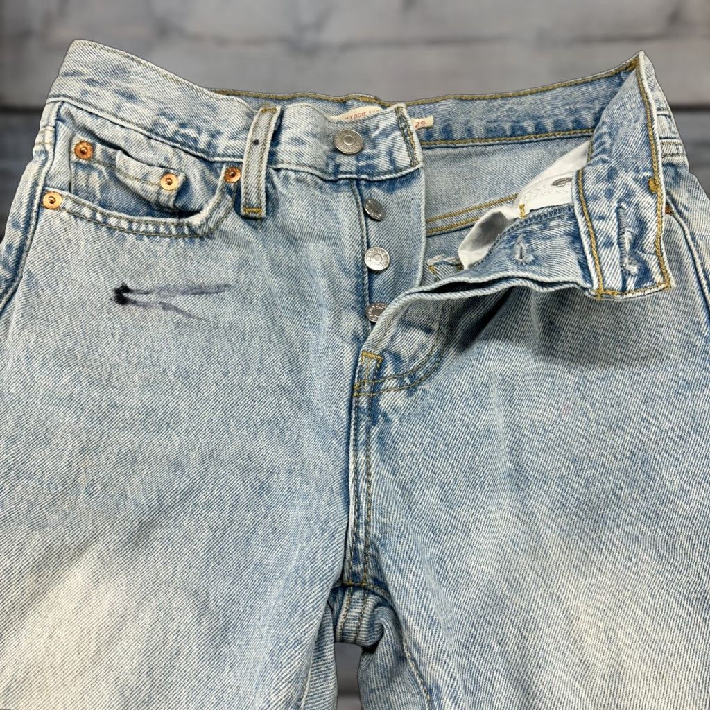 Levi's VINTAGE Levi's Wedgie Jeans Womens 25x28 Blue Straight Button Fly Light Wash Distressed 90s Womens Jeans Size 42" / US 20 - 1 Thumbnail