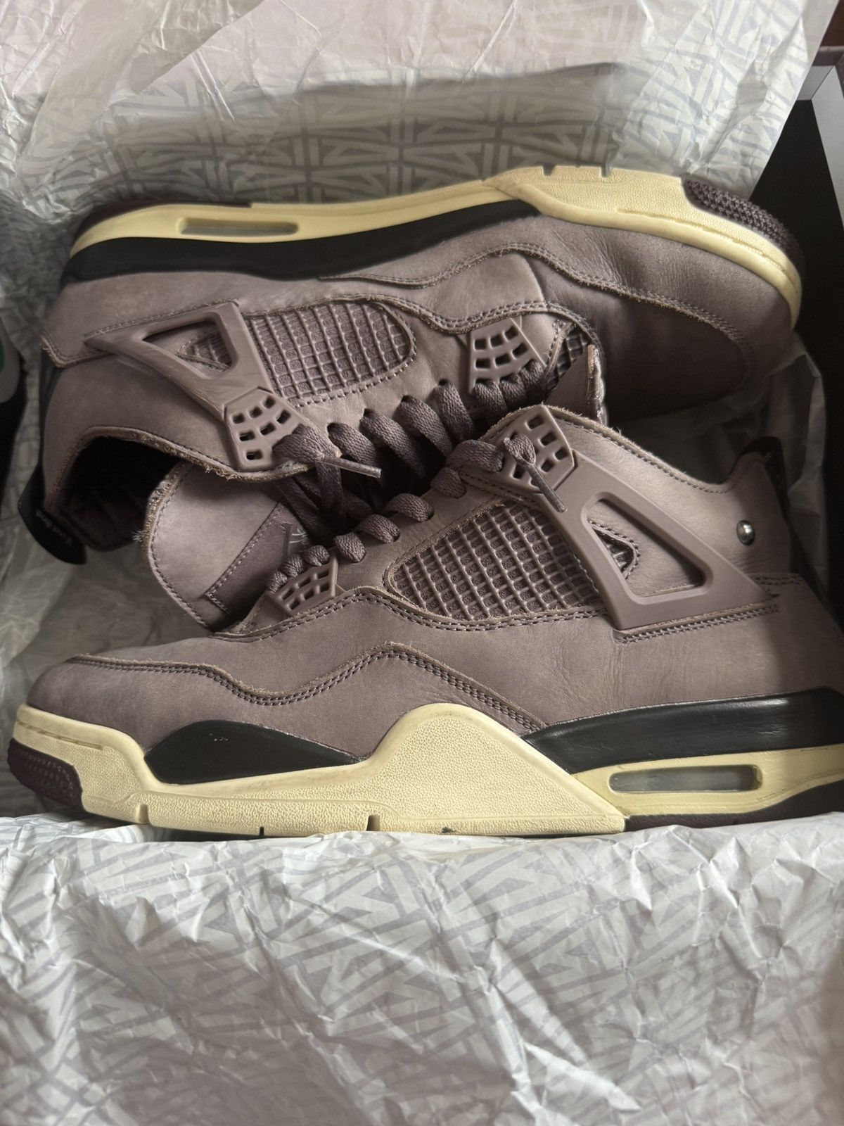 Jordan Brand A Ma Maniere Violet Ore Jordan 4 Size US 11.5 / EU 44-45 - 1 Thumbnail