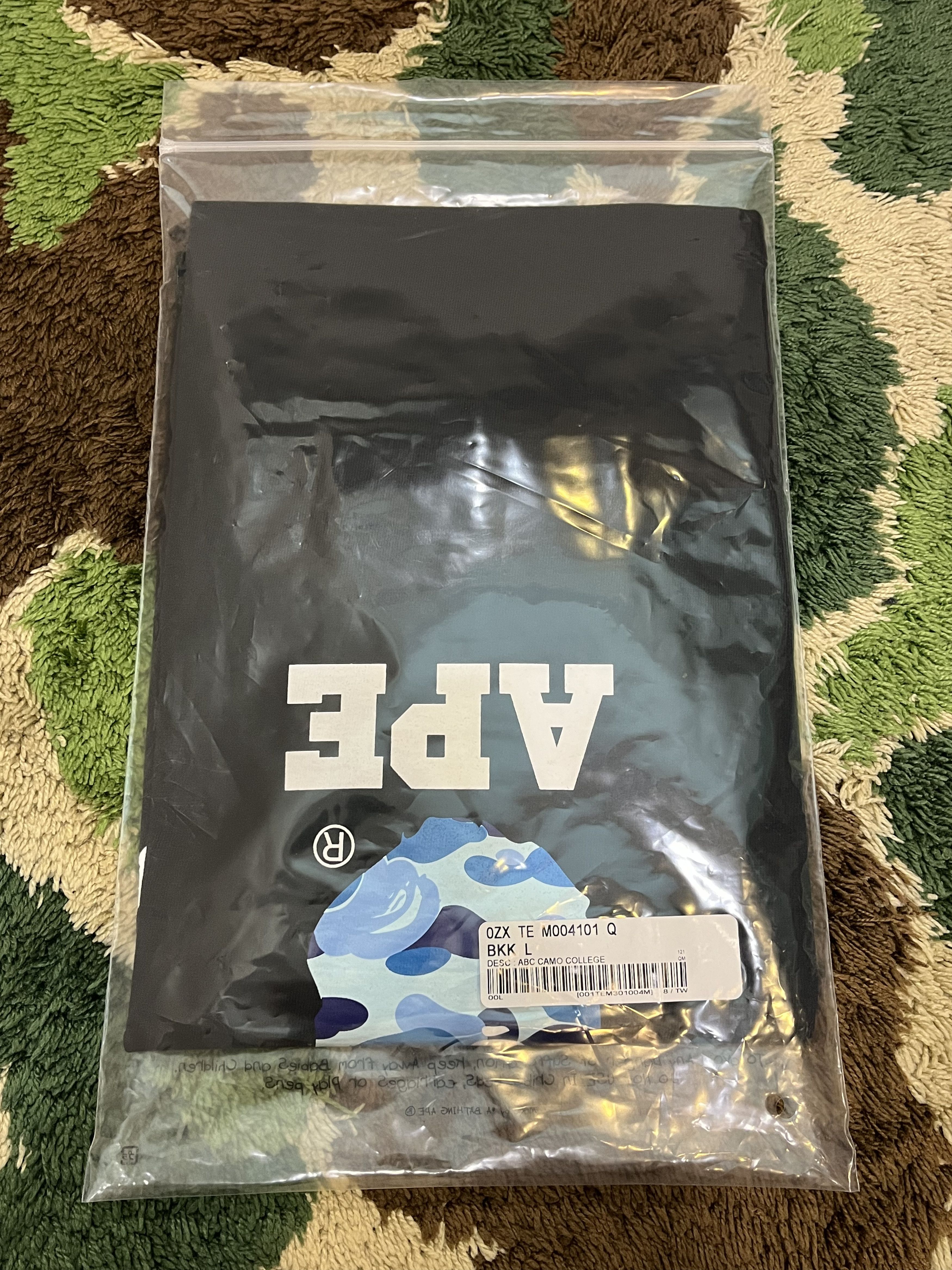 Bape BAPE ABC CAMO COLLEGE TEE BLACK BLUE Size US L / EU 52-54 / 3 - 3 Thumbnail