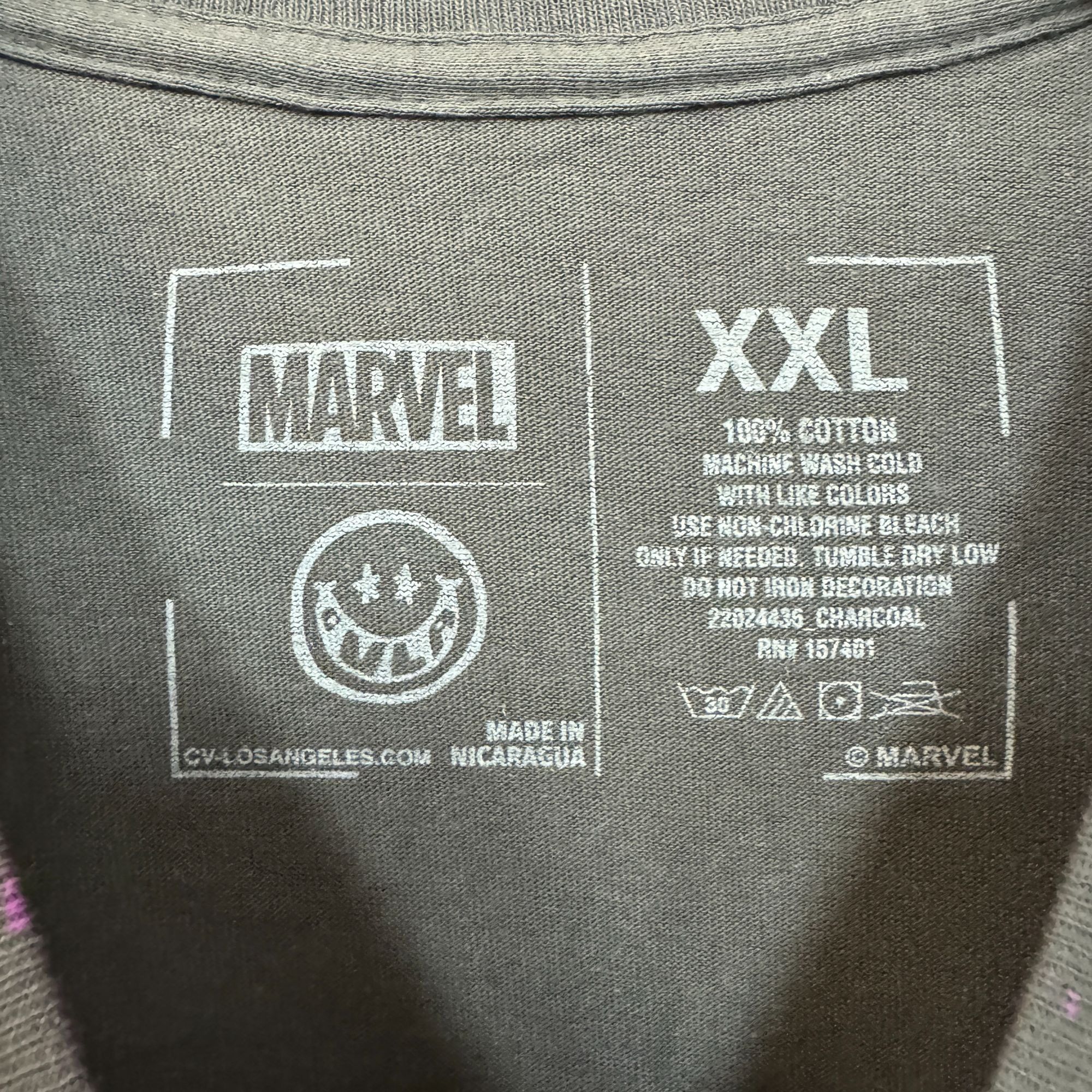 Disney Loki Sitting on Planet Comic Book T-shirt size 2XL Size US XXL / EU 58 / 5 - 4 Thumbnail