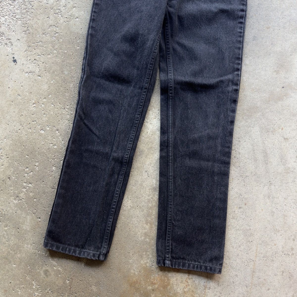 Levi's VINTAGE 90s LEVI'S 313 WOMEN'S SLIM TAPERED DENIM JEANS Size 26" / US 2 / IT 38 - 9 Thumbnail