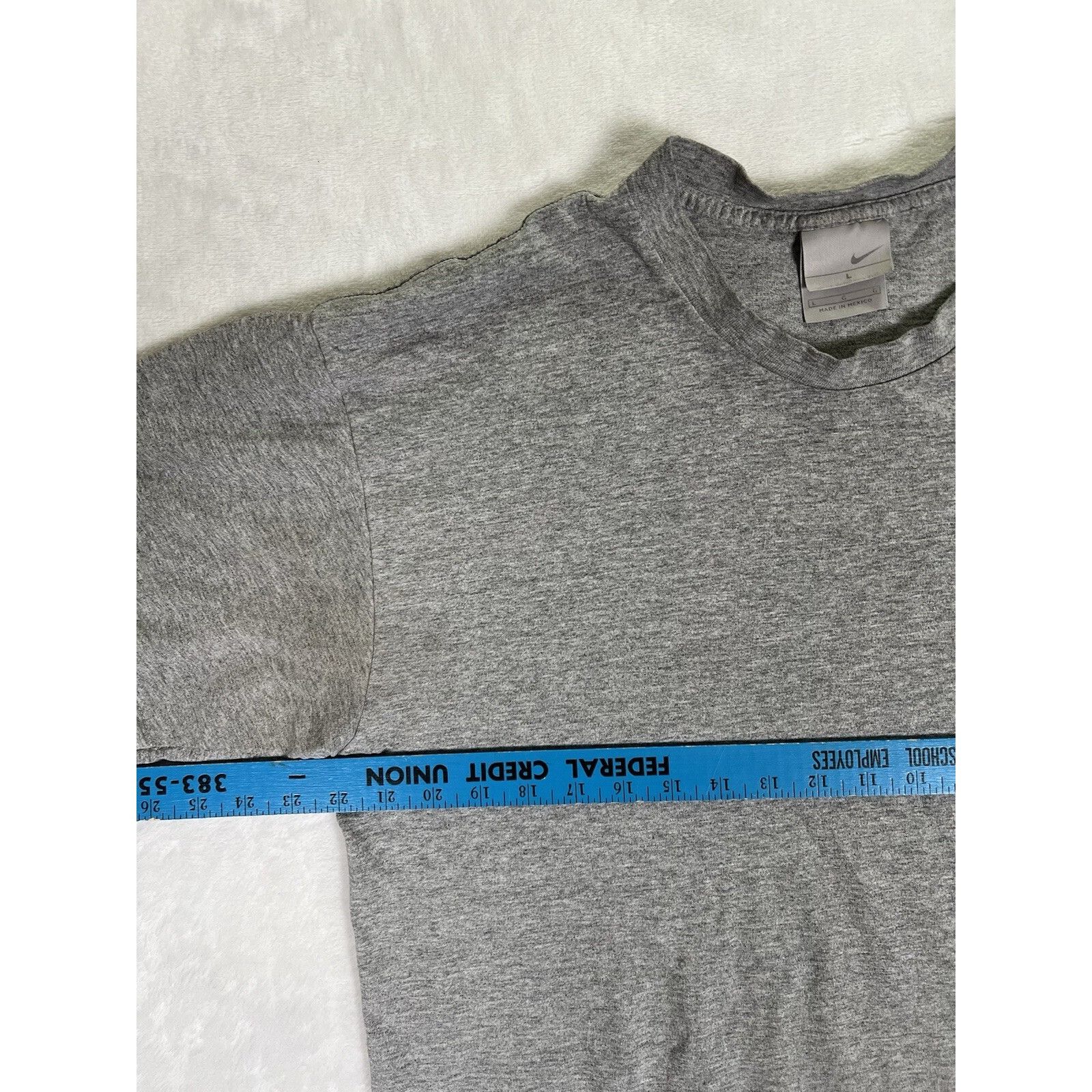 Nike Vintage Nike Gray Essential T-Shirt Mini Swoosh Embroidery G Size US L / EU 52-54 / 3 - 6 Thumbnail