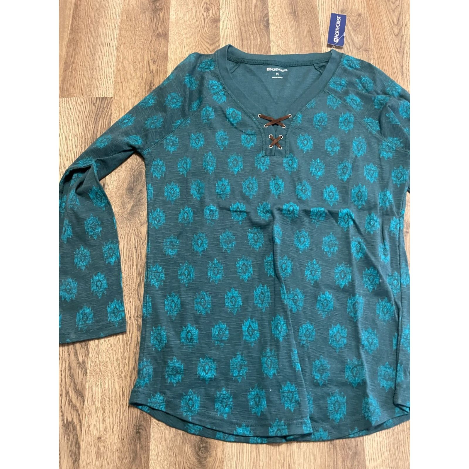 Vintage Northcrest Shirt Women Medium Green V-Neck Long Sleeve Pullover Casual Modern Basic Size M / US 6-8 / IT 42-44 - 3 Thumbnail