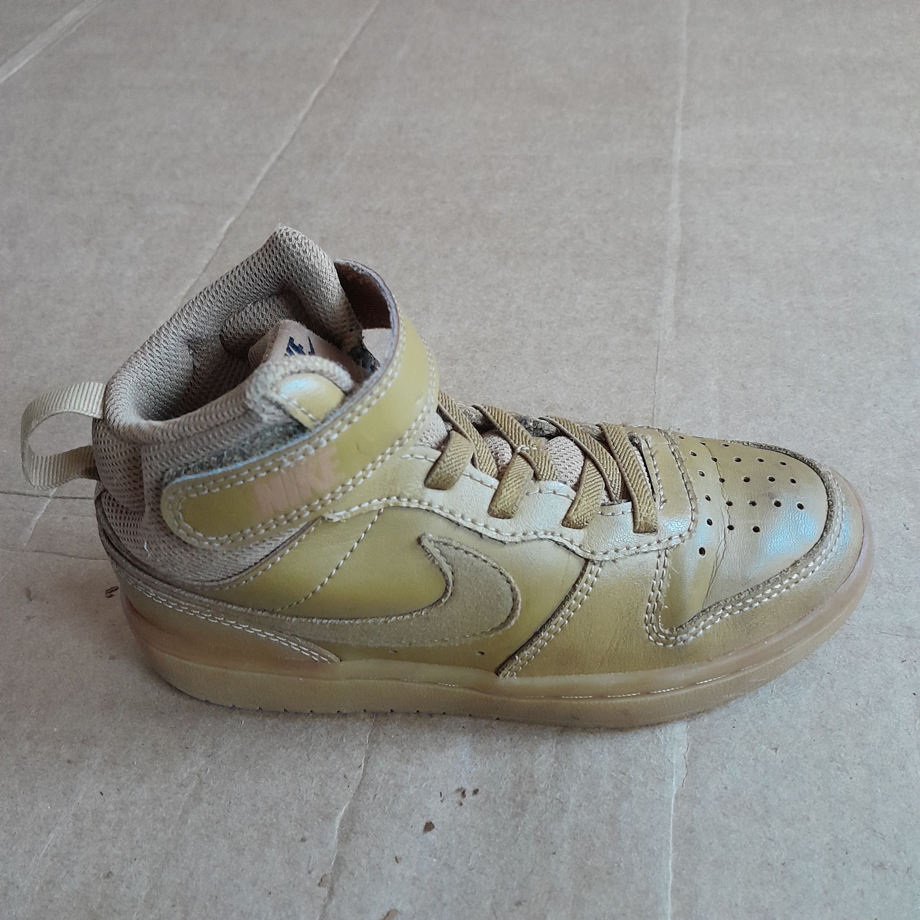 Nike Boys Nike Court Borough Mid 2 Youth Childs Size 12C Shoes Size US 12 / EU 45 - 3 Thumbnail