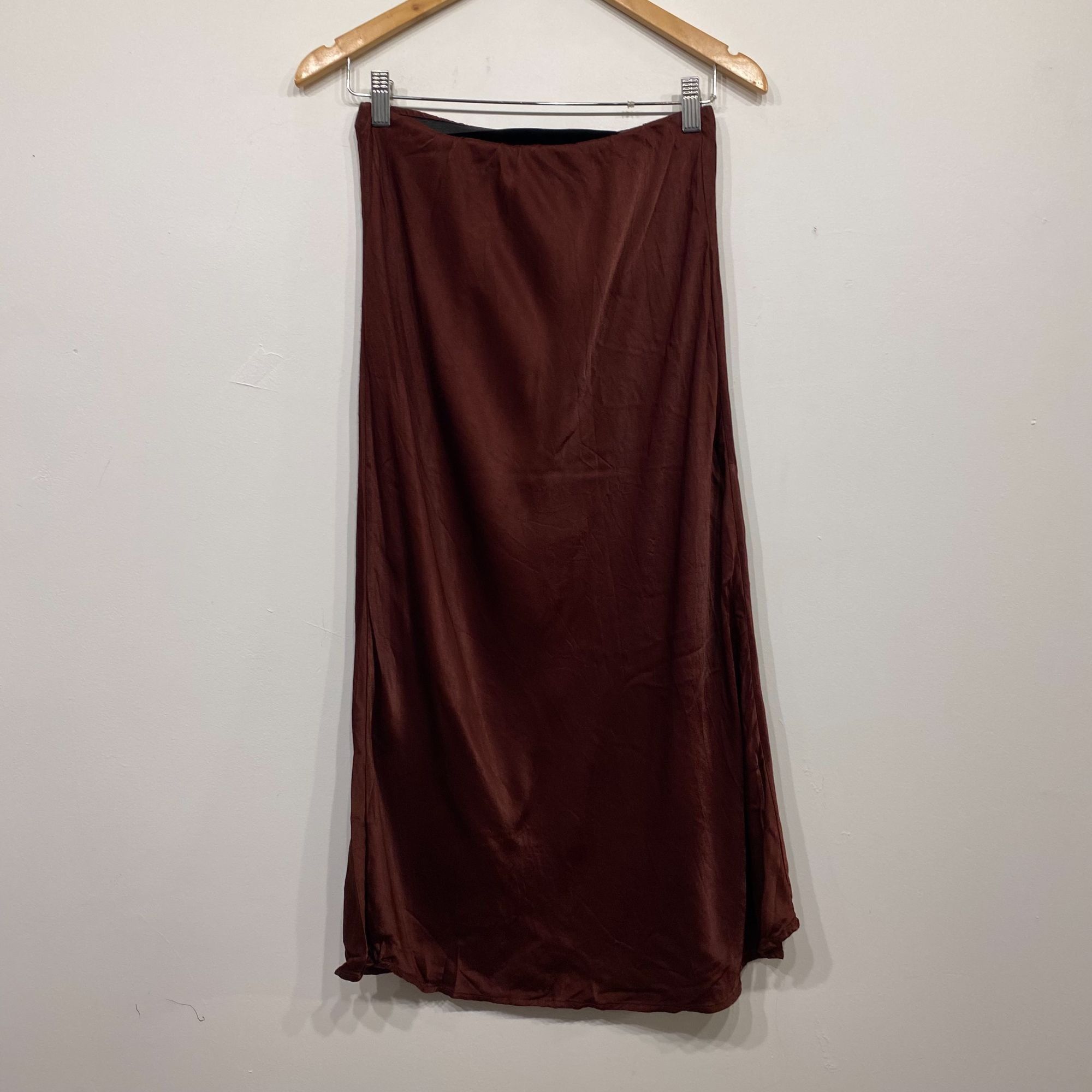 Anthropologie Anthropologie Red Slip Midi Skirt Size Small Size 28" / US 6 / IT 42 - 2 Thumbnail