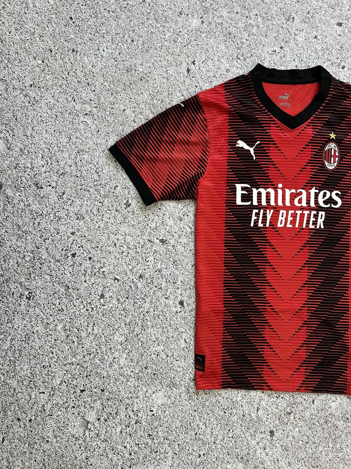 Puma Puma Milan Rafa Leao Home 2023 2024 Soccer Jersey BOOTLEG Size US L / EU 52-54 / 3 - 4 Thumbnail