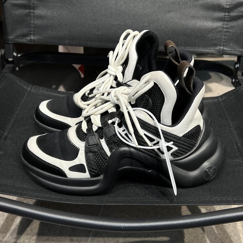 Louis Vuitton Louis Vuitton Black and White Sneakers - Size US 7.5 / EU 40-41 - 7 Thumbnail